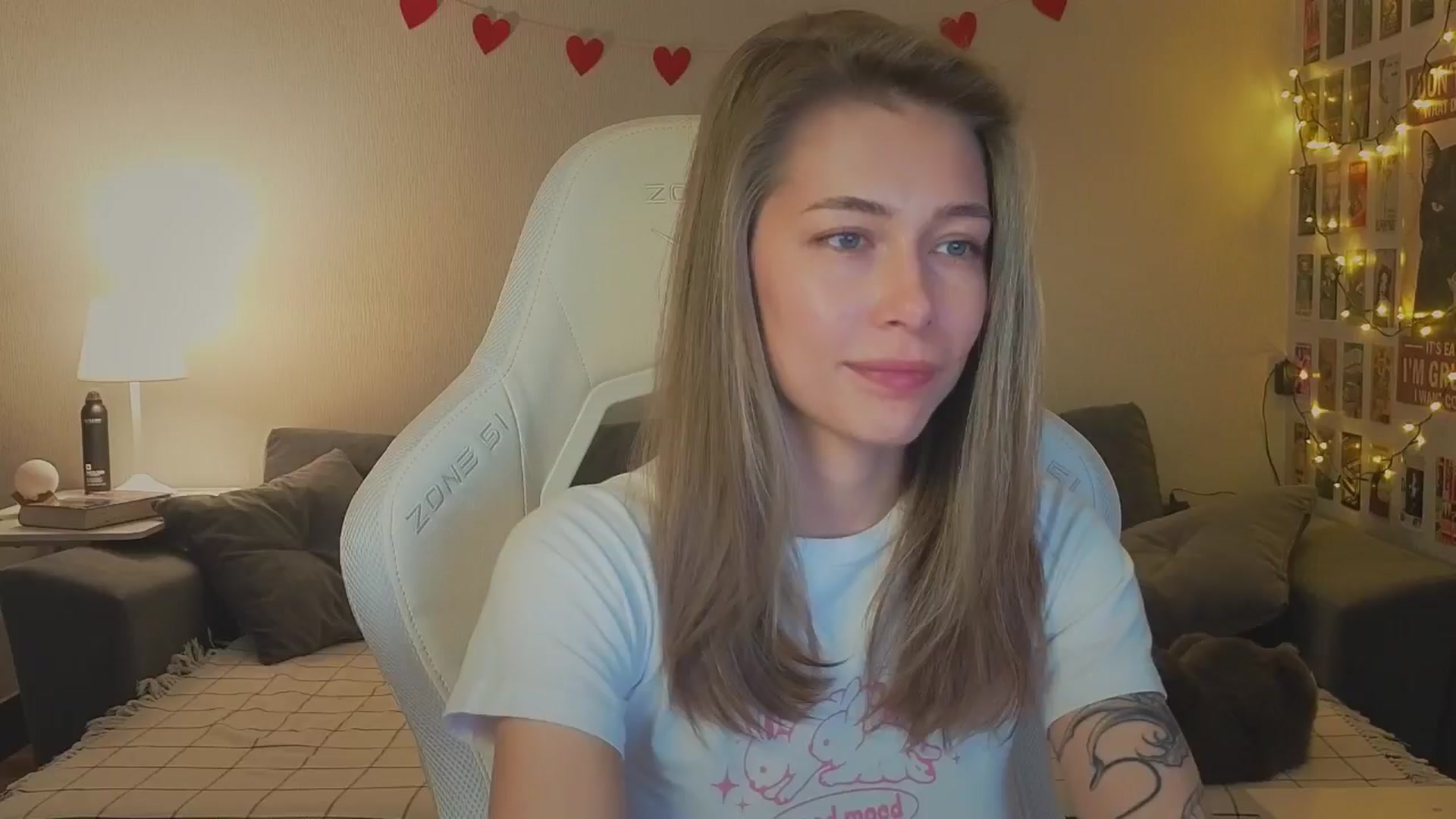 Gallery image thumbnail from KeepSpark's myfreecams stream on, 11/18/2024, 05:16 image 18 of 20