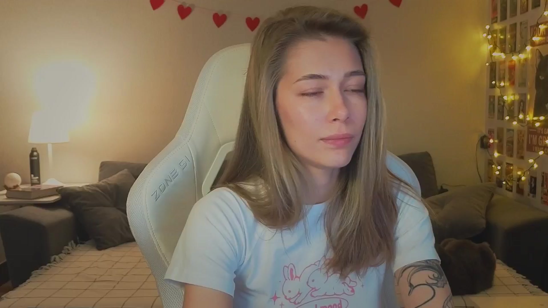 Gallery image thumbnail from KeepSpark's myfreecams stream on, 11/18/2024, 05:16 image 17 of 20