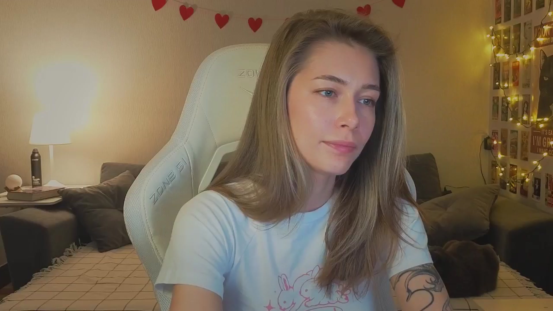 Gallery image thumbnail from KeepSpark's myfreecams stream on, 11/18/2024, 05:16 image 16 of 20