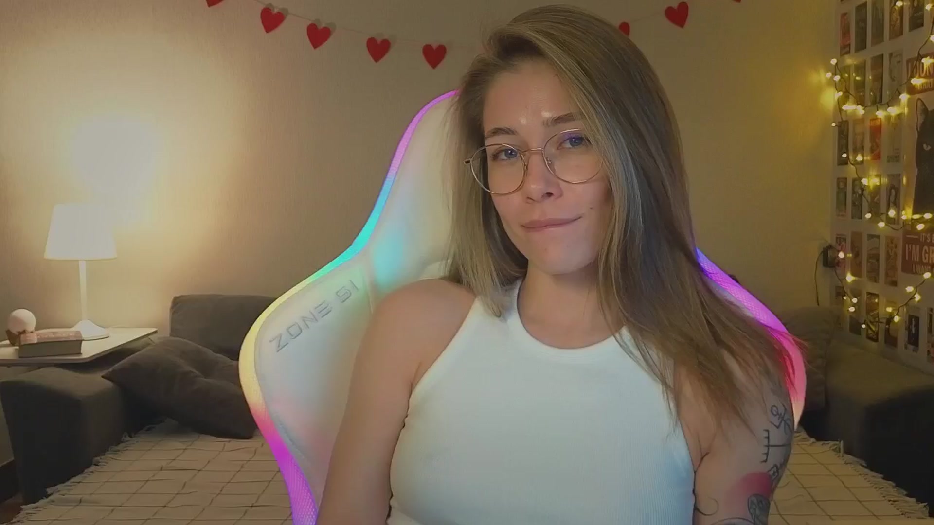 Gallery image thumbnail from KeepSpark's myfreecams stream on, 11/19/2024, 08:17 image 20 of 20