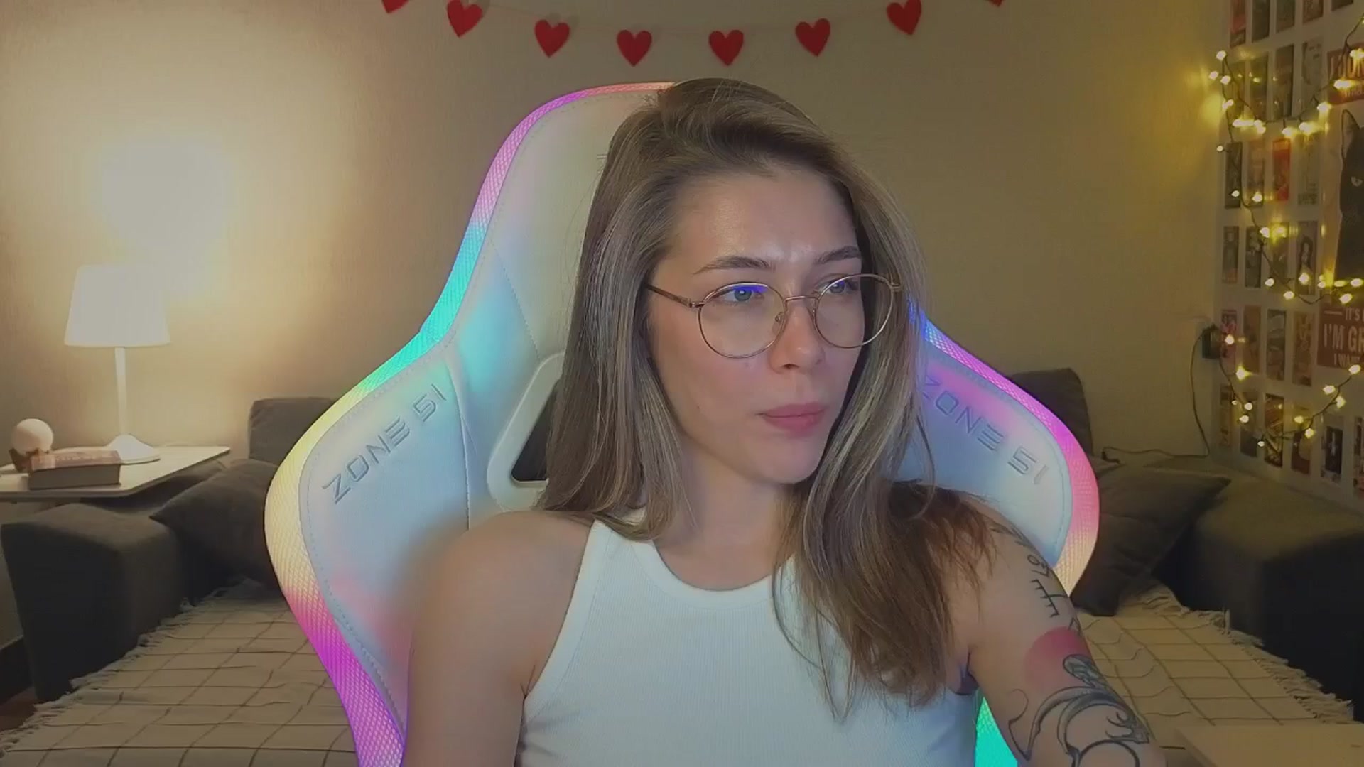 Gallery image thumbnail from KeepSpark's myfreecams stream on, 11/19/2024, 08:17 image 12 of 20