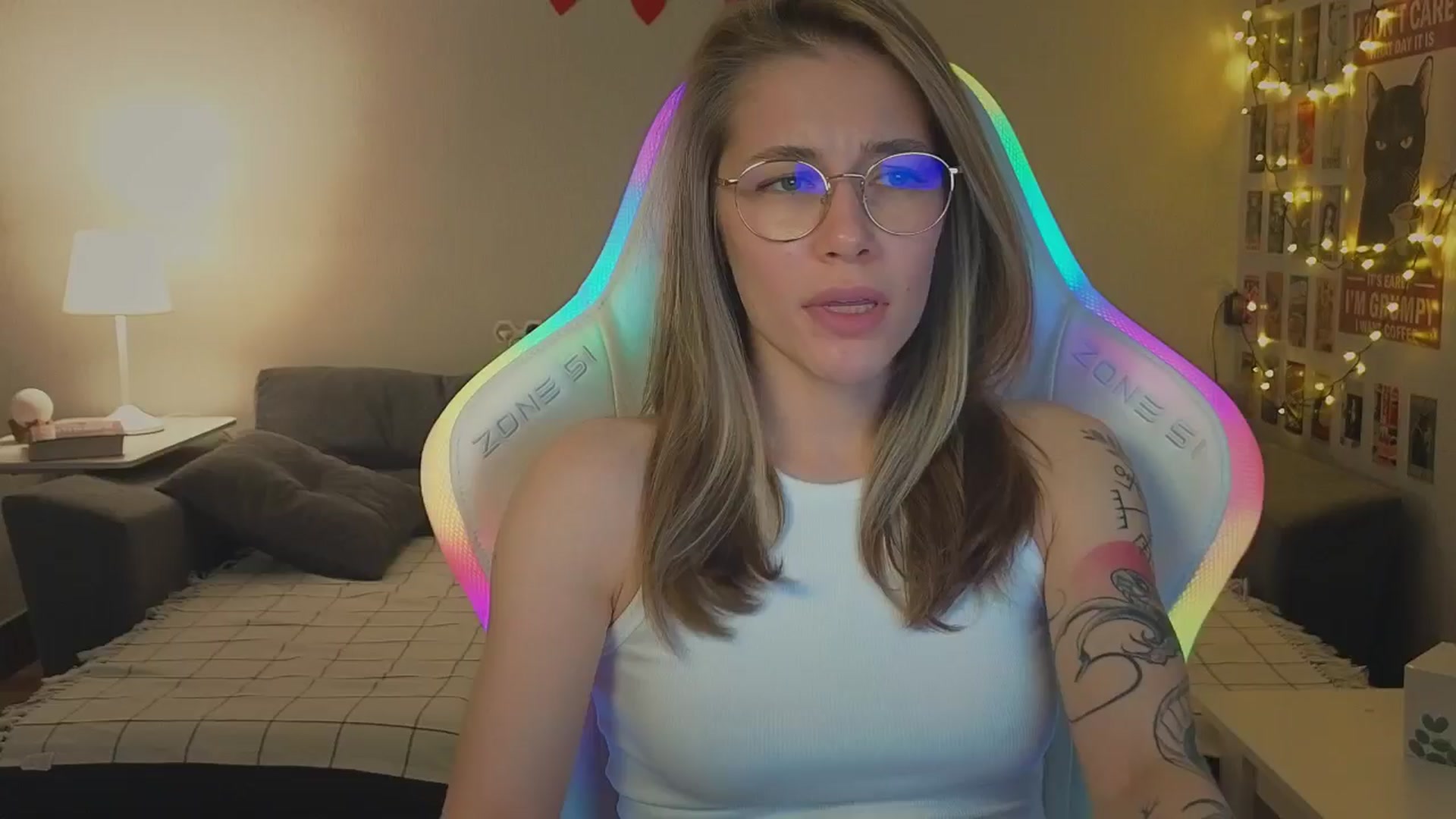 Gallery image thumbnail from KeepSpark's myfreecams stream on, 11/19/2024, 08:58 image 6 of 20