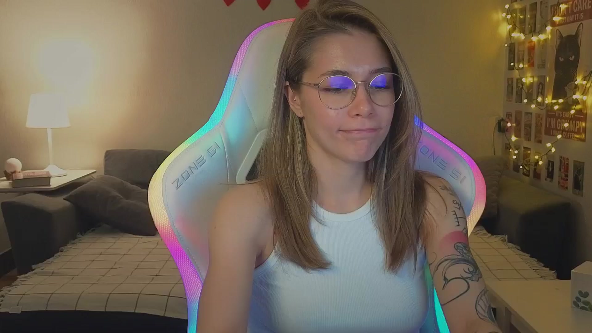 Gallery image thumbnail from KeepSpark's myfreecams stream on, 11/19/2024, 08:58 image 20 of 20