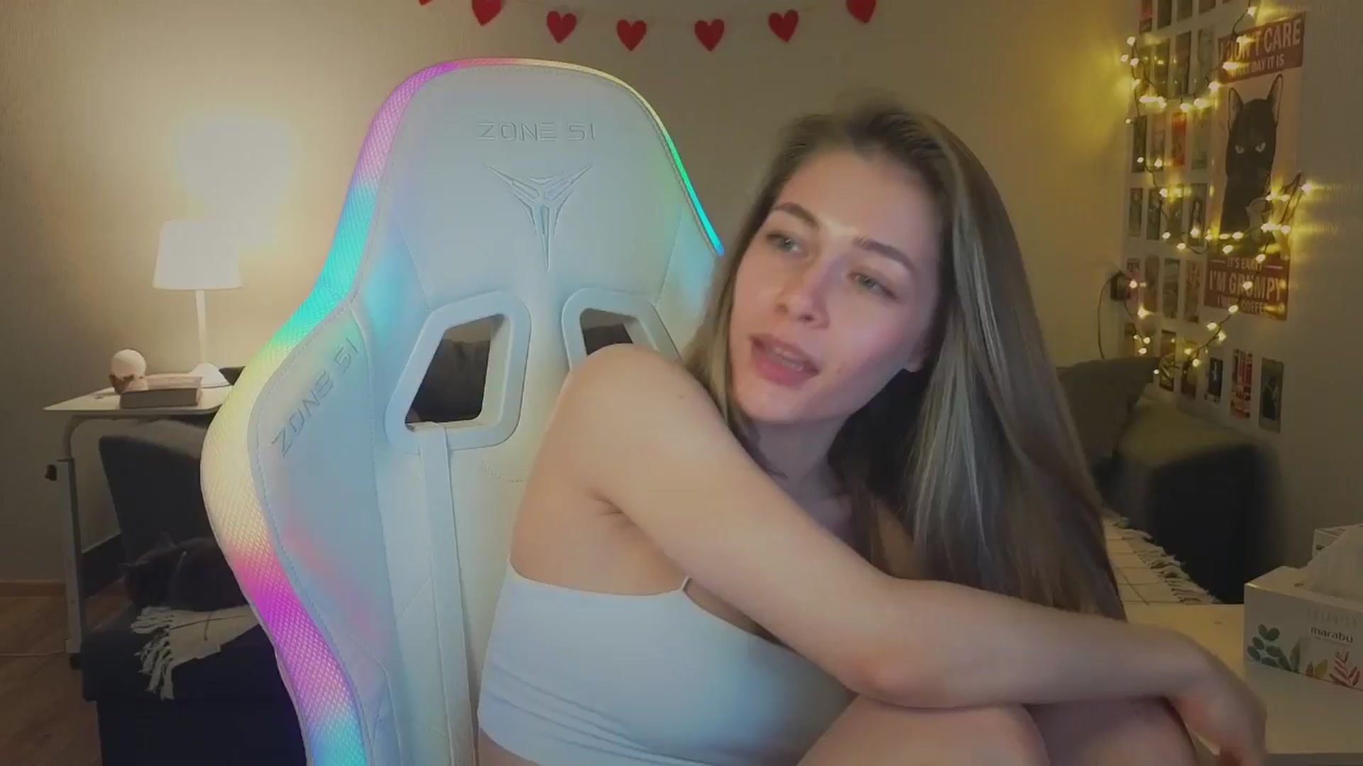 Gallery image thumbnail from KeepSpark's myfreecams stream on, 11/20/2024, 09:08 image 19 of 20