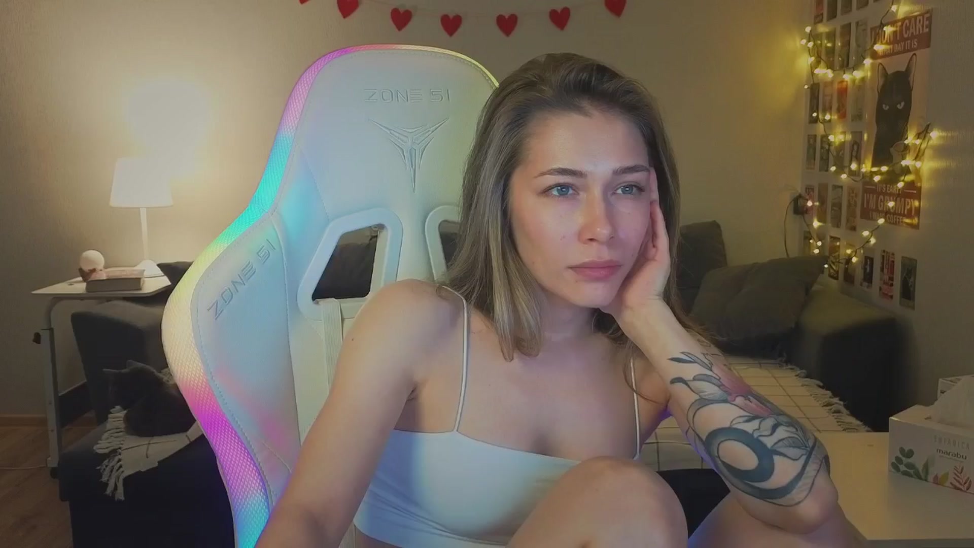 Gallery image thumbnail from KeepSpark's myfreecams stream on, 11/20/2024, 09:08 image 10 of 20
