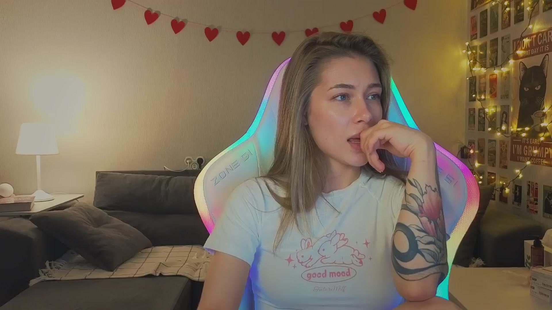 Gallery image thumbnail from KeepSpark's myfreecams stream on, 11/28/2024, 06:19 image 16 of 20