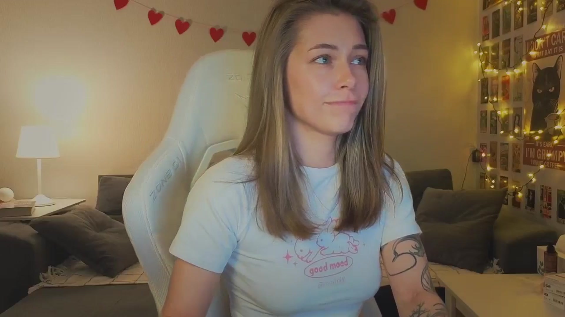 Gallery image thumbnail from KeepSpark's myfreecams stream on, 11/28/2024, 06:19 image 6 of 20