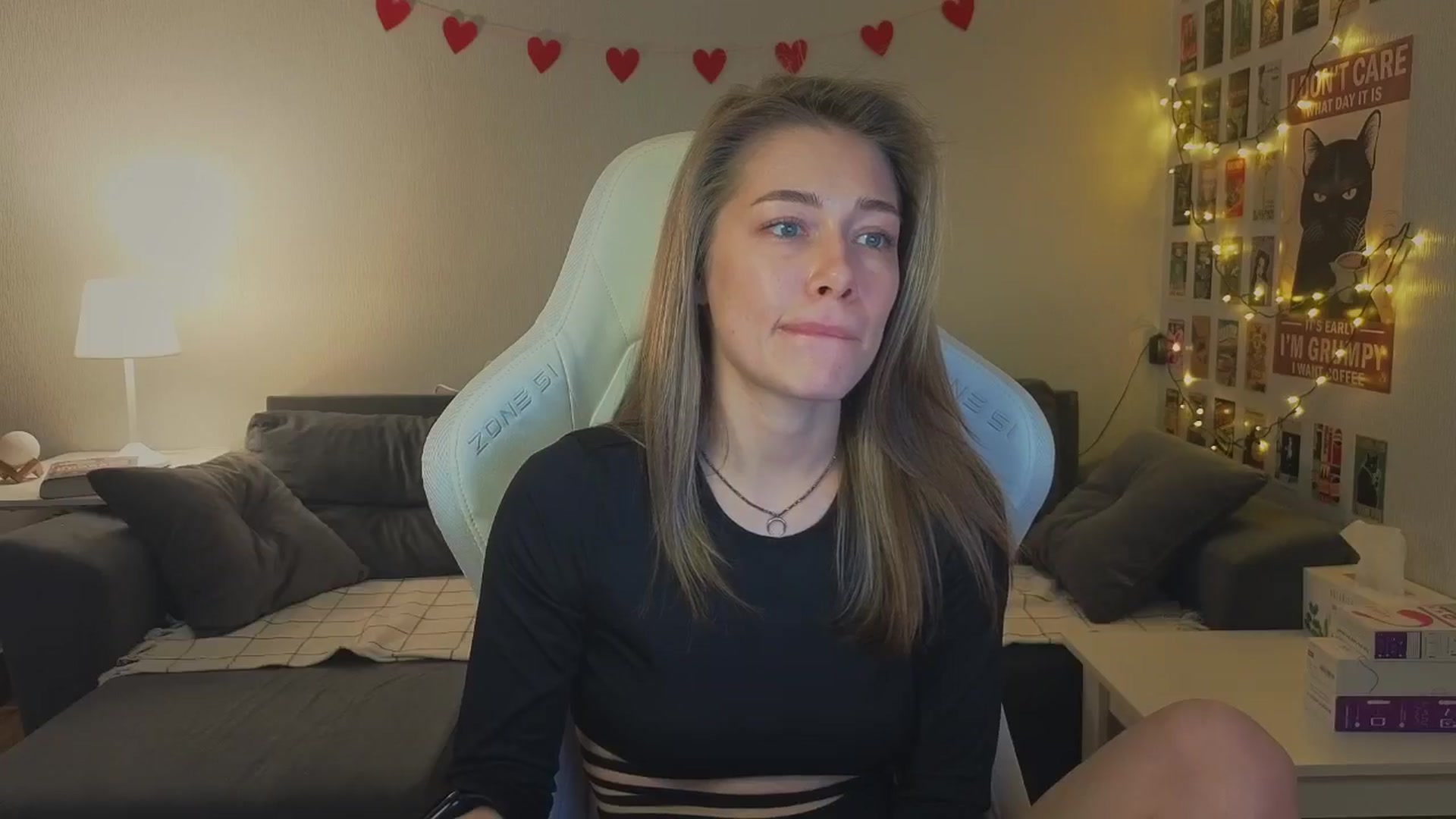 Gallery image thumbnail from KeepSpark's myfreecams stream on, 12/04/2024, 08:01 image 16 of 20