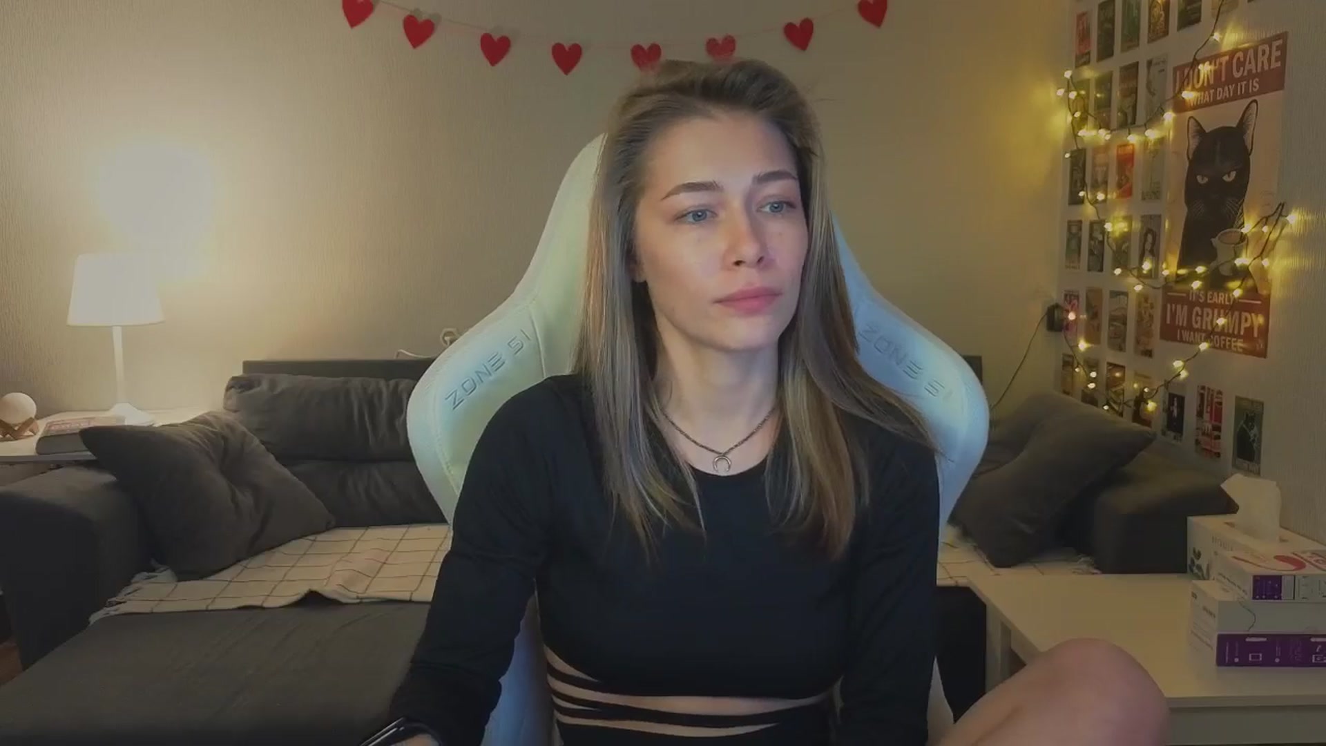 Gallery image thumbnail from KeepSpark's myfreecams stream on, 12/04/2024, 08:01 image 15 of 20