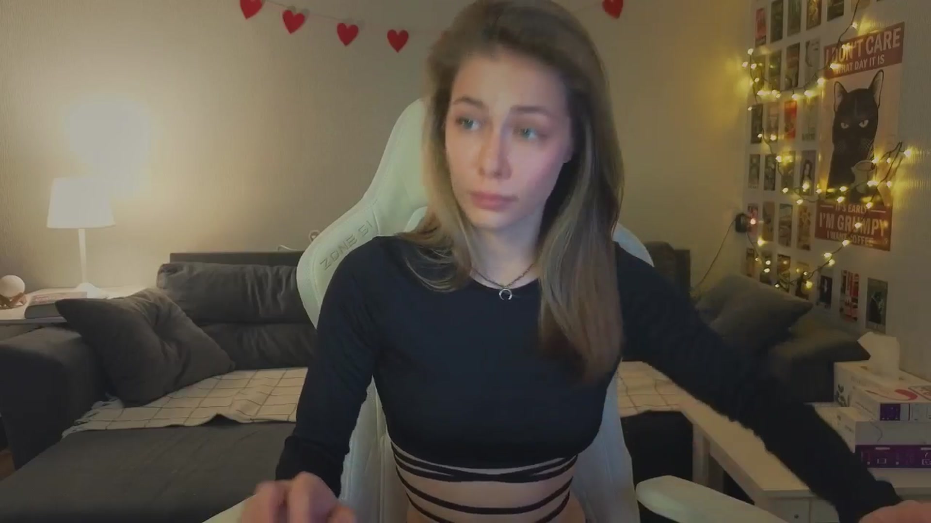 Gallery image thumbnail from KeepSpark's myfreecams stream on, 12/04/2024, 09:02 image 8 of 20