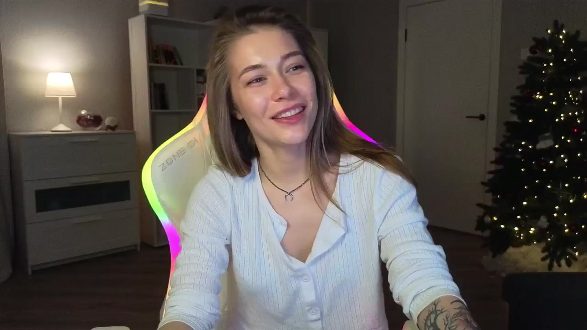 Gallery image thumbnail from KeepSpark's myfreecams stream on, 12/23/2024, 05:21 image 17 of 20