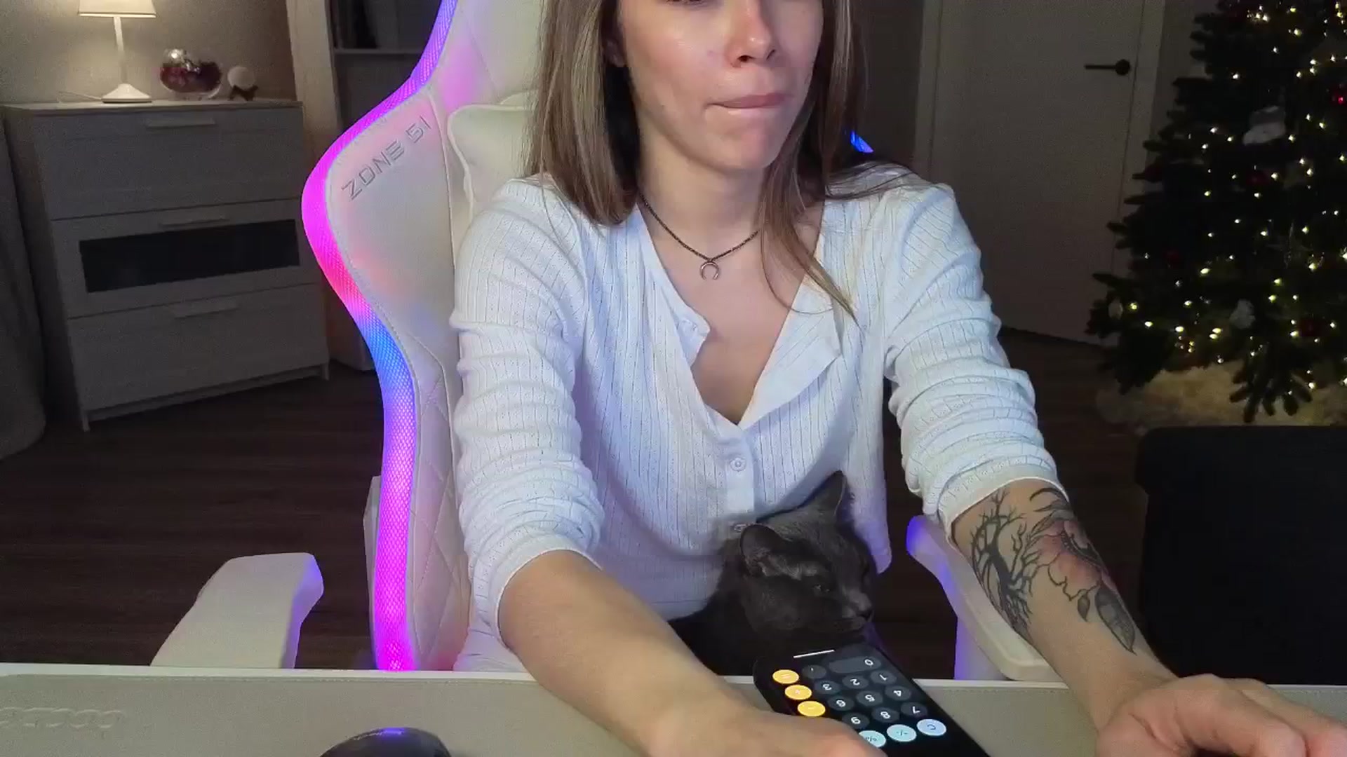 Gallery image thumbnail from KeepSpark's myfreecams stream on, 12/23/2024, 05:21 image 16 of 20