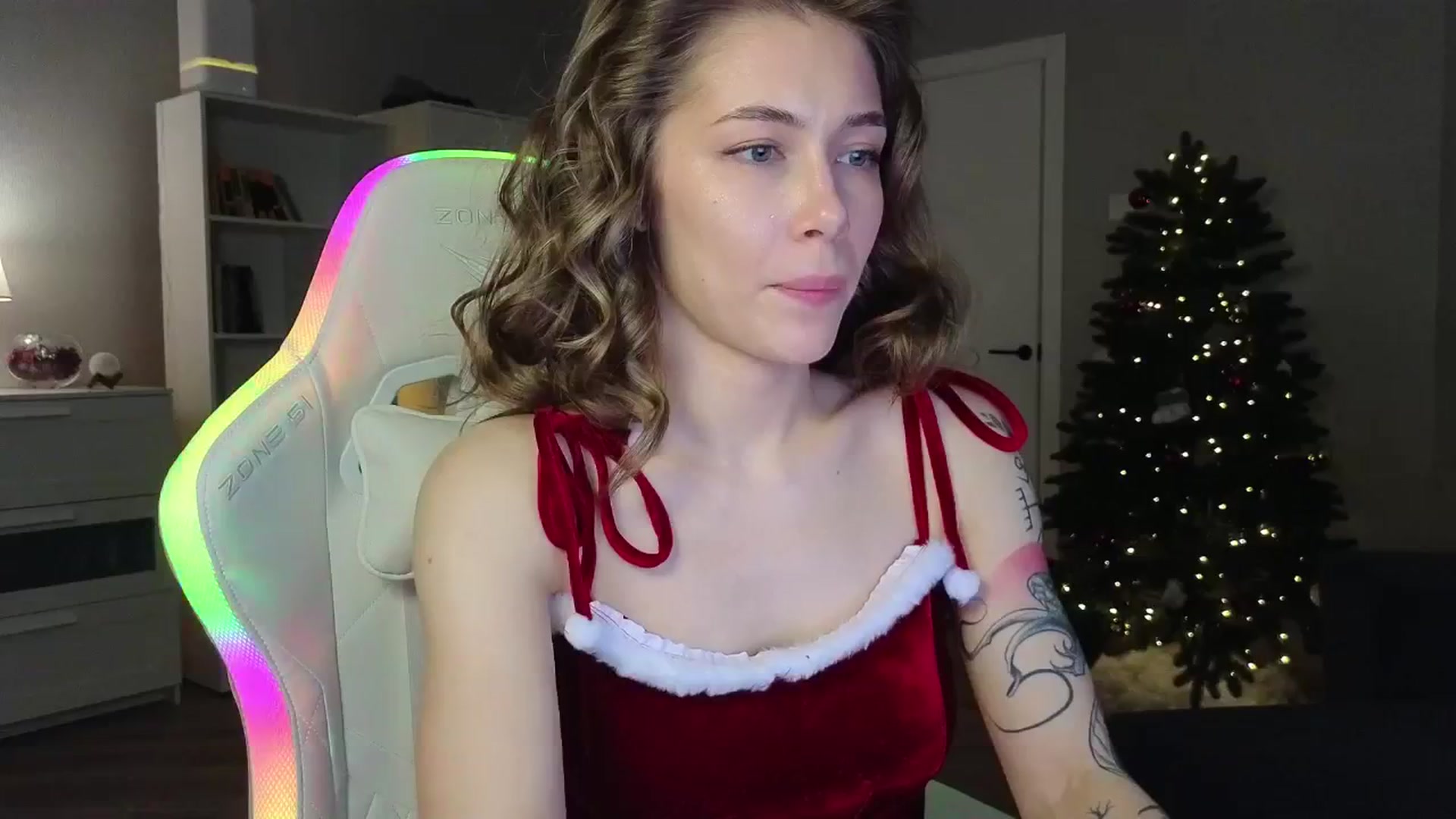 Gallery image thumbnail from KeepSpark's myfreecams stream on, 12/25/2024, 06:03 image 11 of 20