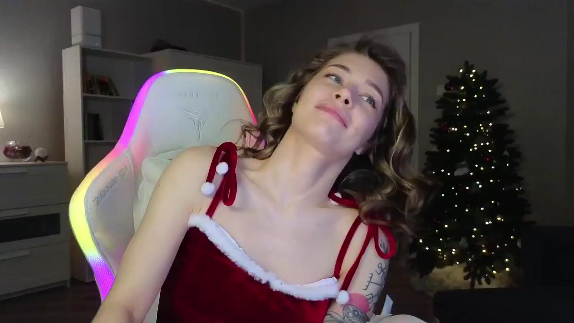 Gallery image thumbnail from KeepSpark's myfreecams stream on, 12/25/2024, 06:03 image 1 of 20