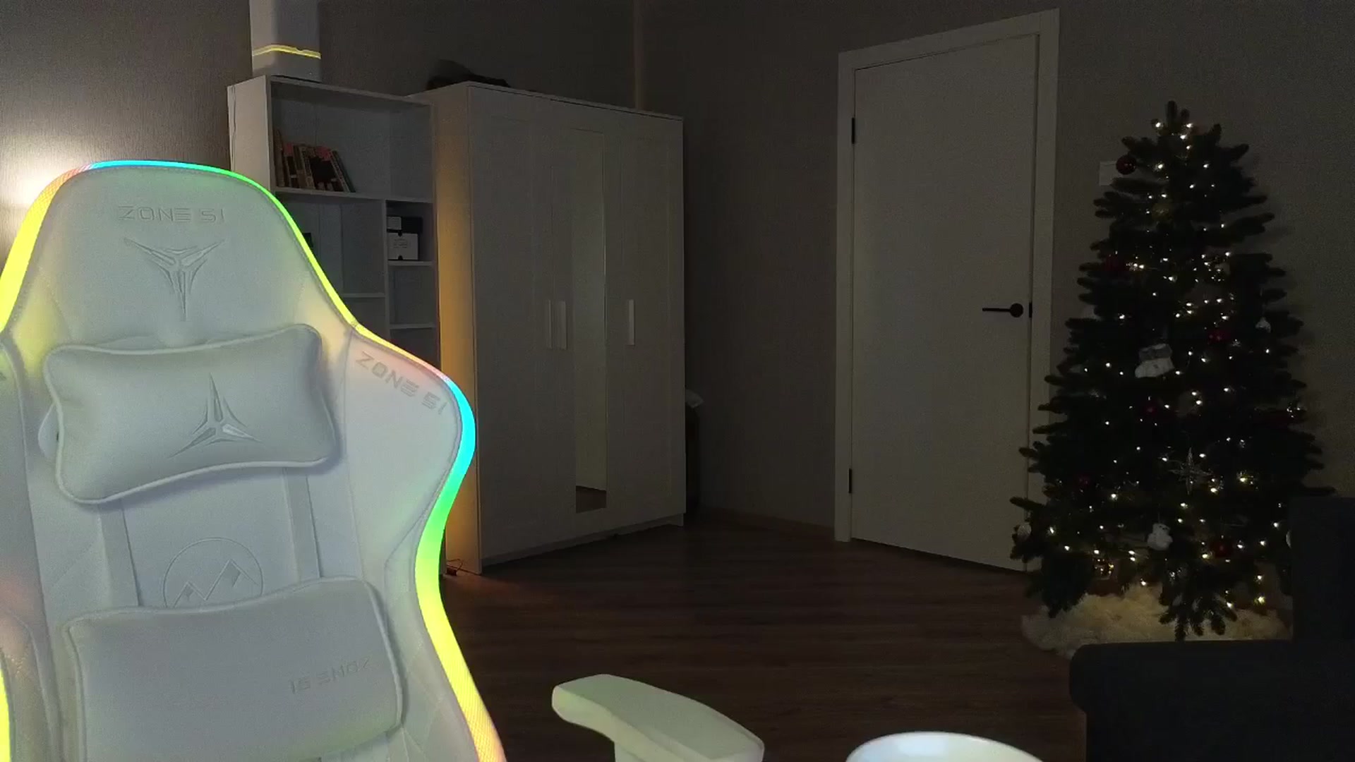 Gallery image thumbnail from KeepSpark's myfreecams stream on, 12/27/2024, 03:59 image 14 of 20
