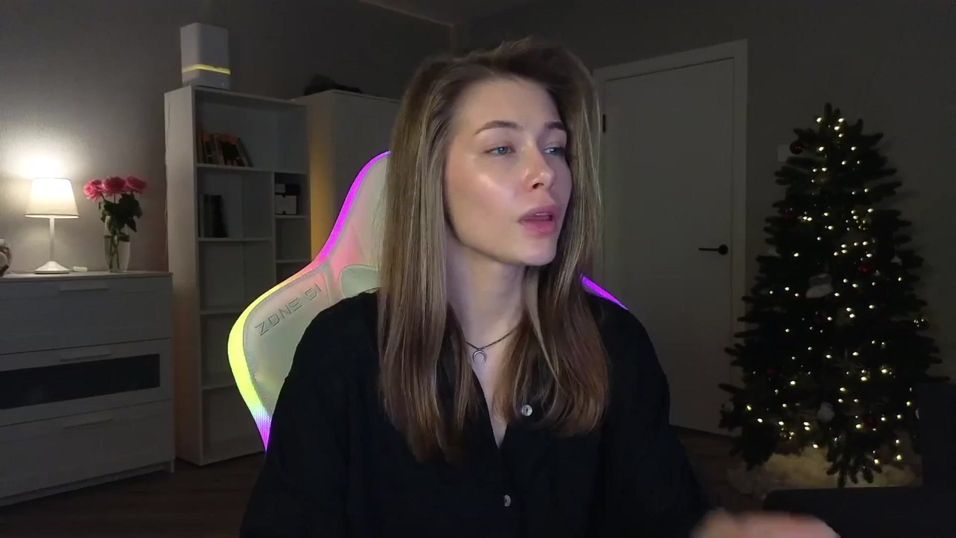 Gallery image thumbnail from KeepSpark's myfreecams stream on, 12/27/2024, 05:42 image 18 of 20