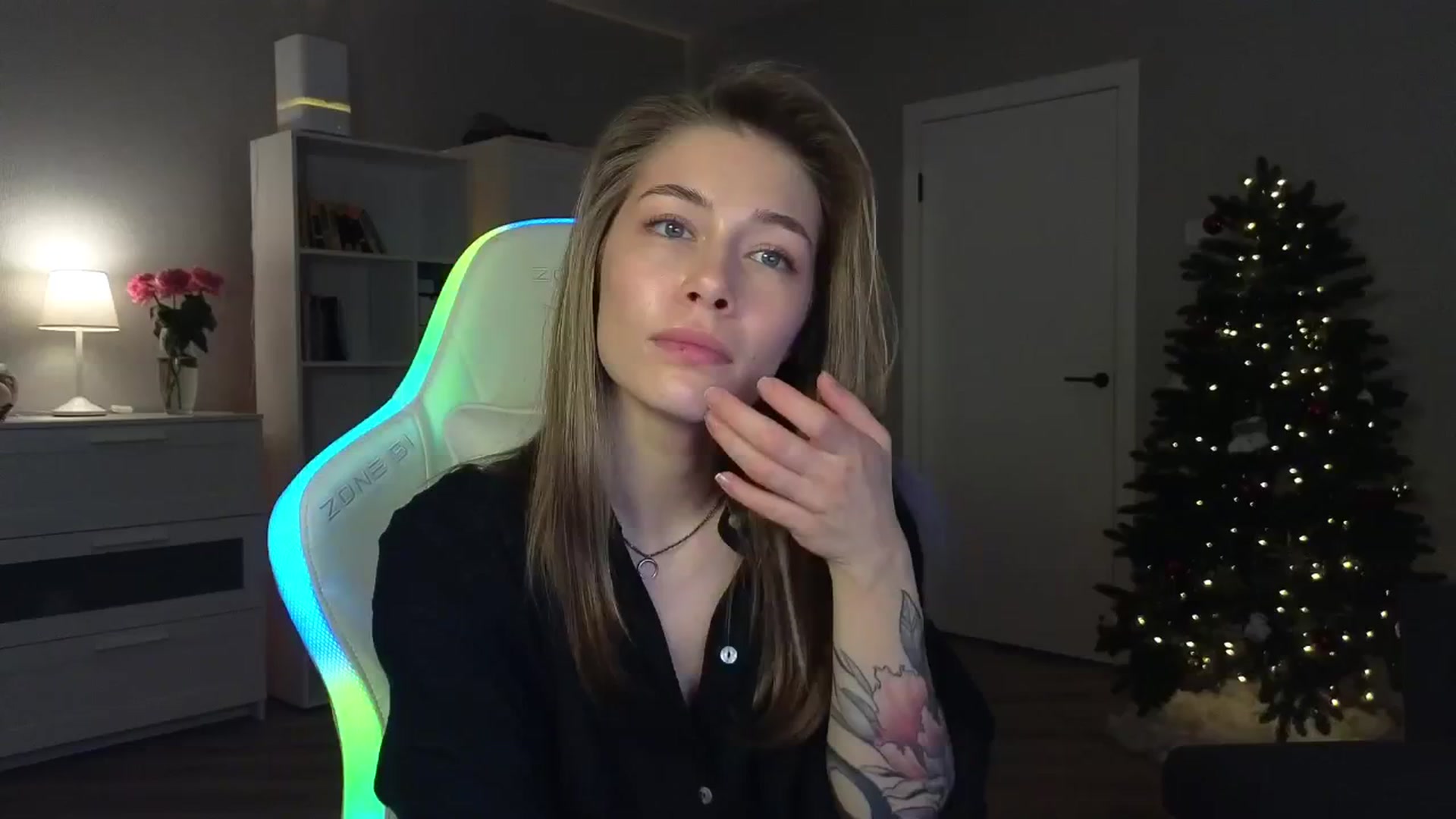 Gallery image thumbnail from KeepSpark's myfreecams stream on, 12/27/2024, 05:42 image 16 of 20