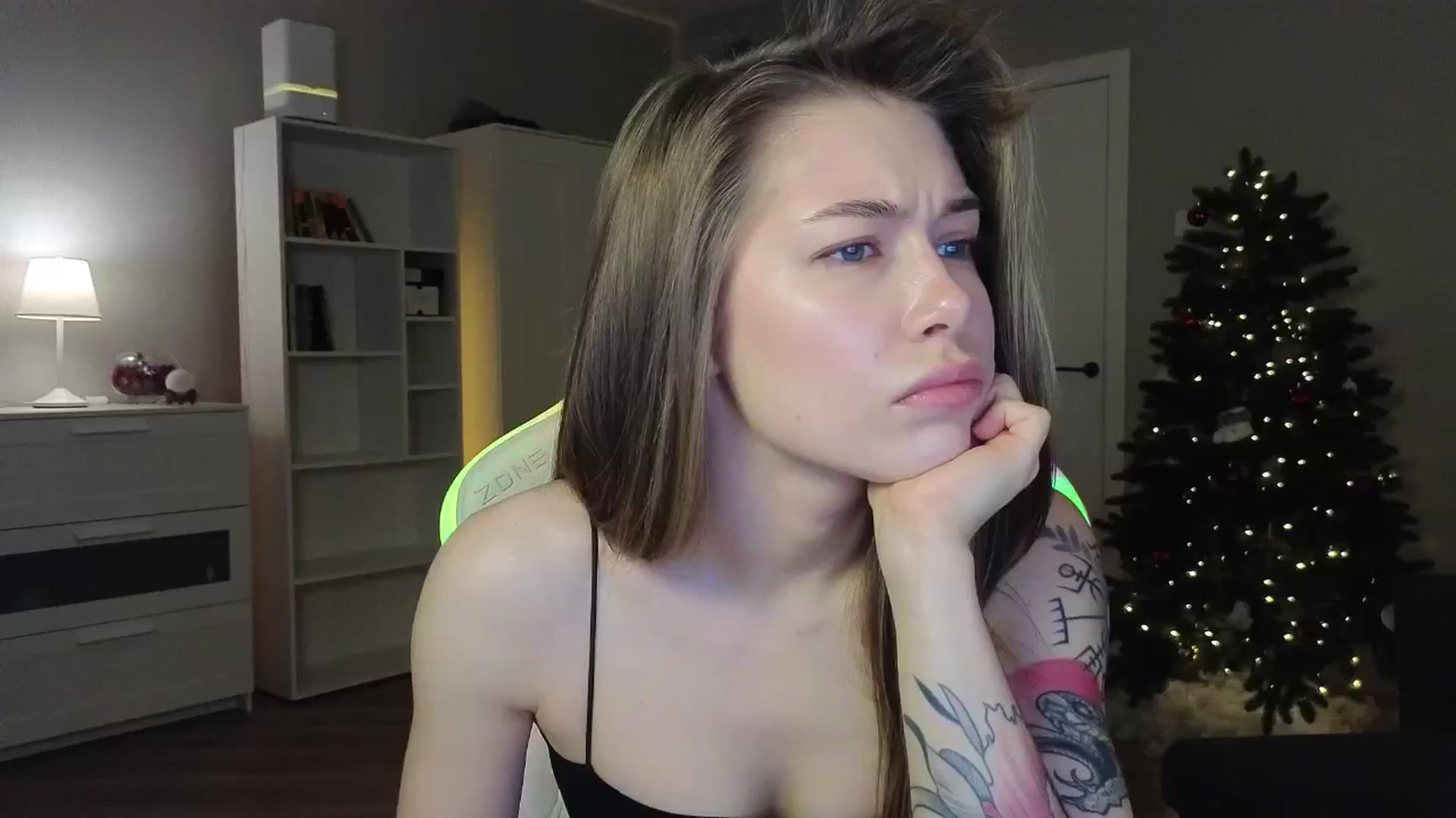 Gallery image thumbnail from KeepSpark's myfreecams stream on, 12/30/2024, 04:44 image 8 of 20