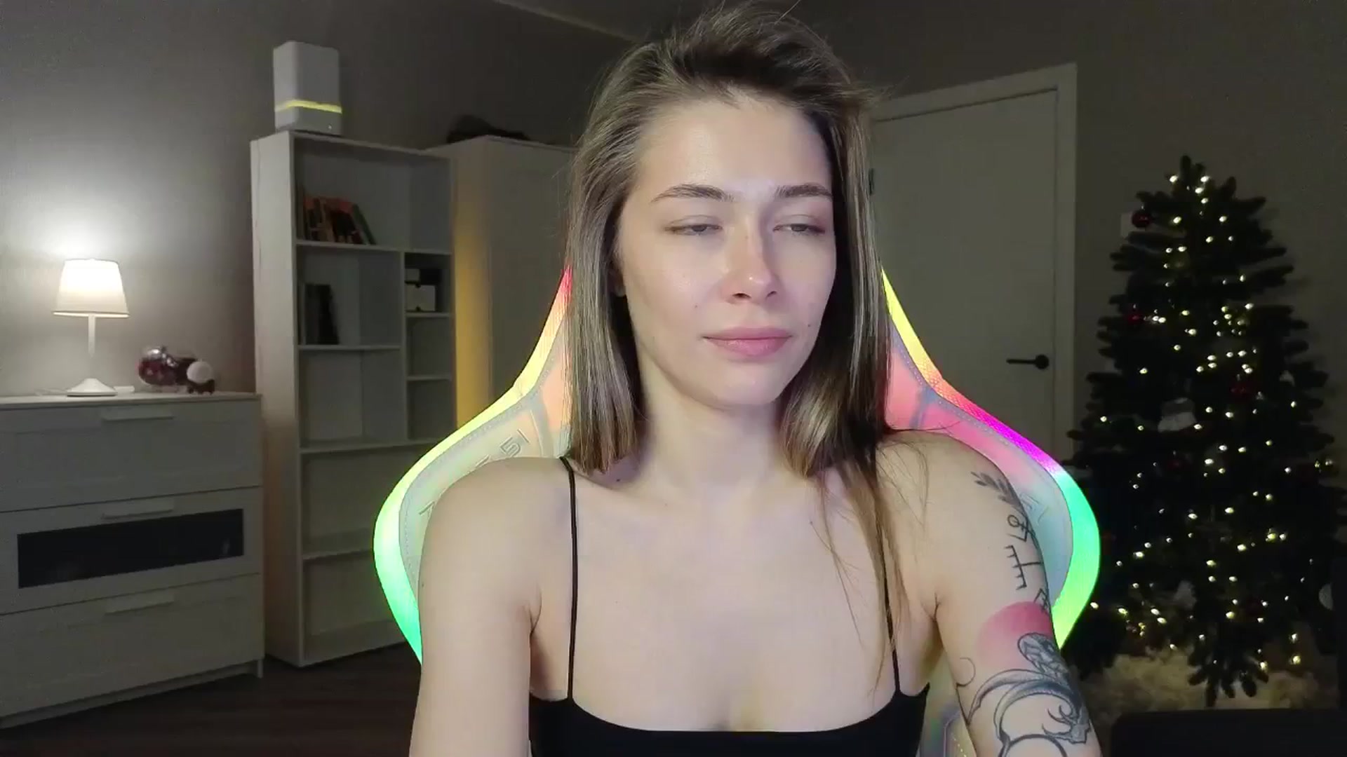 Gallery image thumbnail from KeepSpark's myfreecams stream on, 12/30/2024, 07:04 image 18 of 20