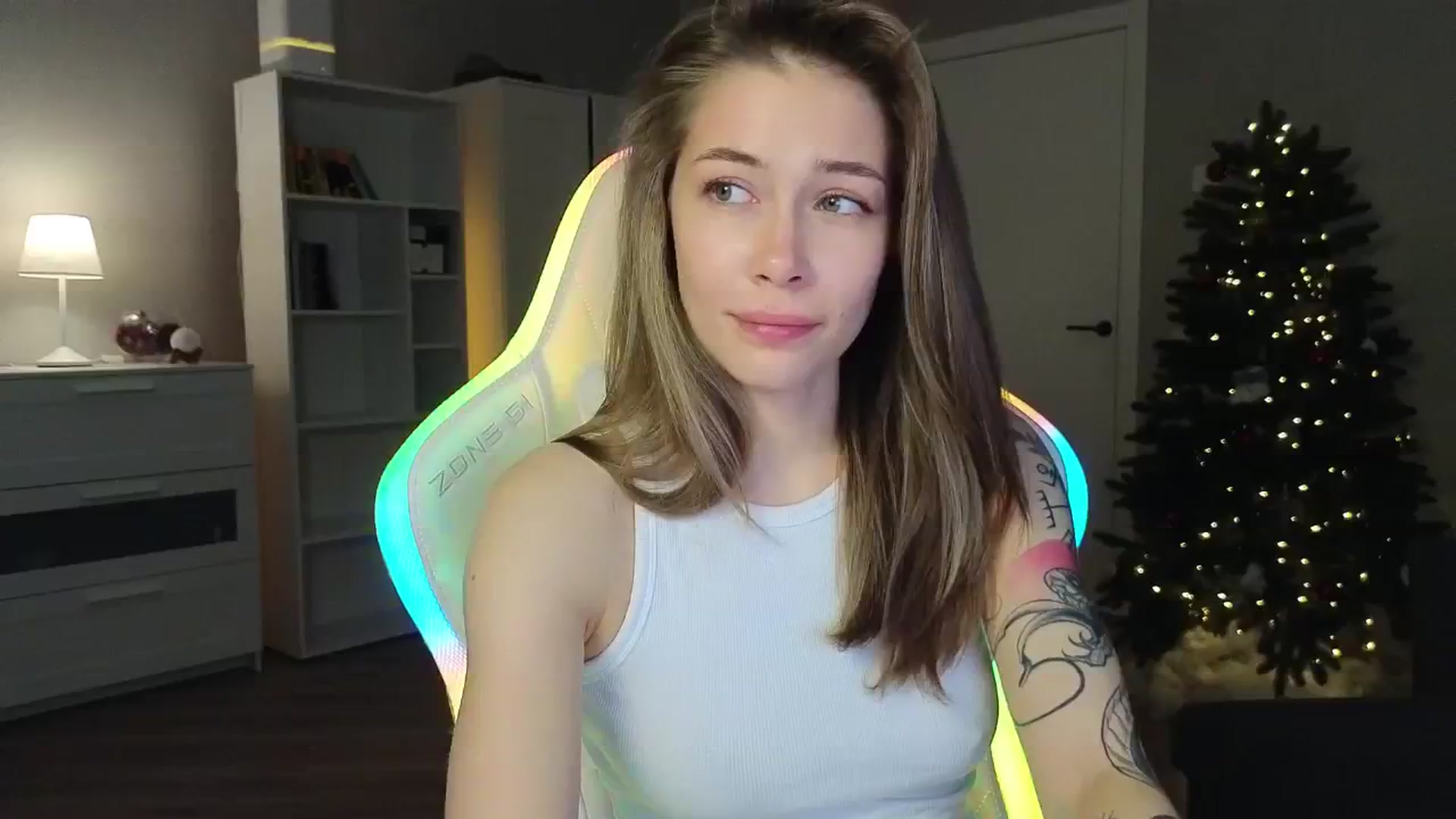 Gallery image thumbnail from KeepSpark's myfreecams stream on, 12/31/2024, 04:34 image 6 of 20