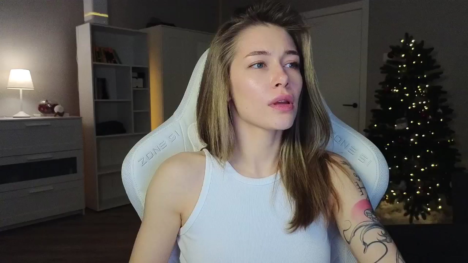 Gallery image thumbnail from KeepSpark's myfreecams stream on, 12/31/2024, 06:11 image 11 of 20
