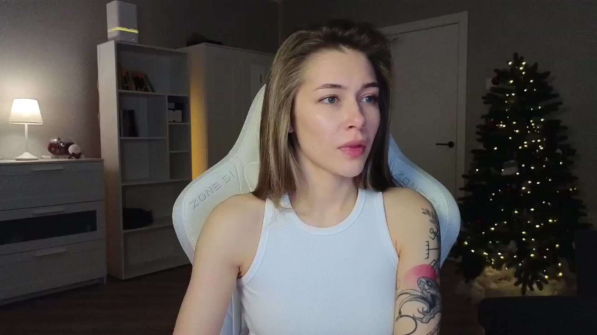 Gallery image thumbnail from KeepSpark's myfreecams stream on, 12/31/2024, 07:17 image 5 of 20