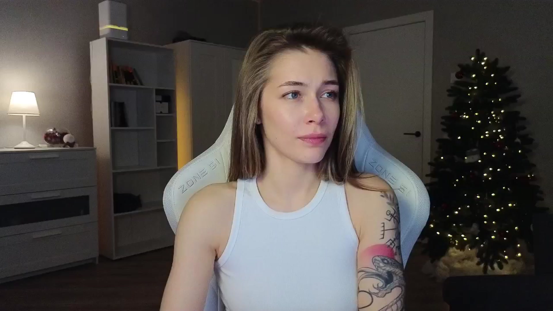 Gallery image thumbnail from KeepSpark's myfreecams stream on, 12/31/2024, 07:17 image 6 of 20