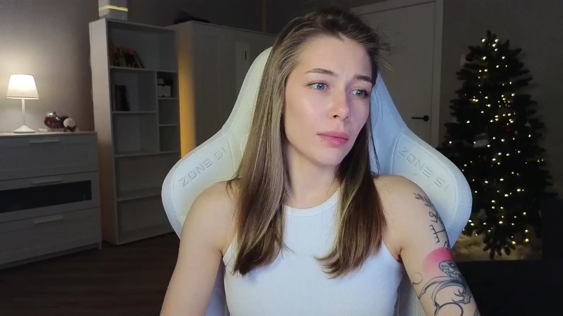Gallery image thumbnail from KeepSpark's myfreecams stream on, 12/31/2024, 07:34 image 3 of 20