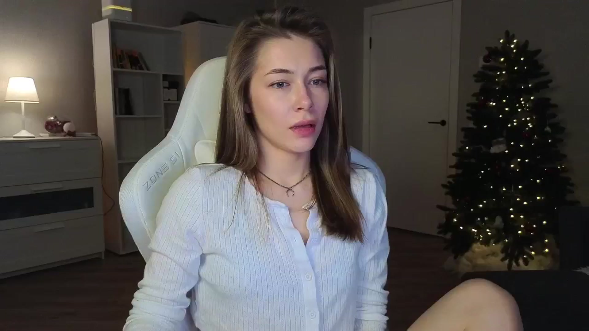 Gallery image thumbnail from KeepSpark's myfreecams stream on, 01/03/2025, 04:33 image 3 of 20