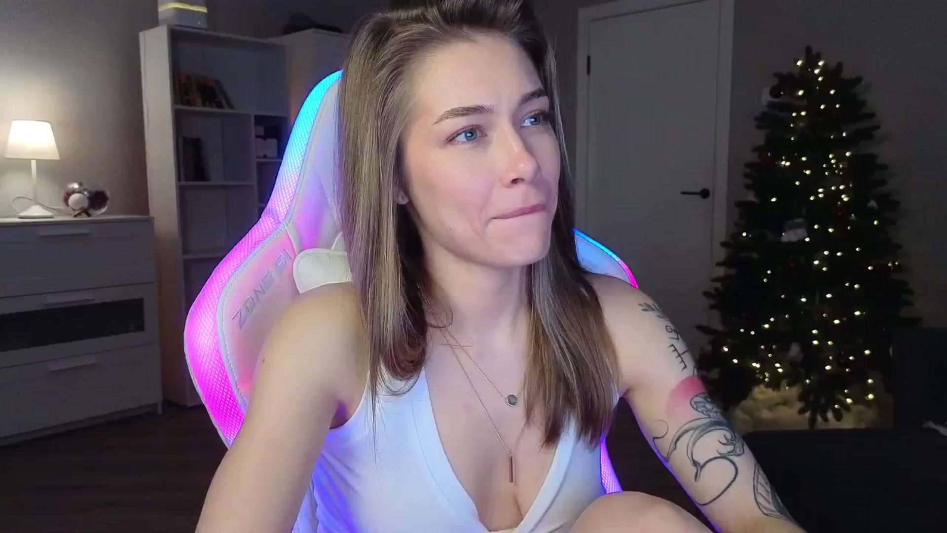 Gallery image thumbnail from KeepSpark's myfreecams stream on, 01/10/2025, 07:49 image 18 of 20