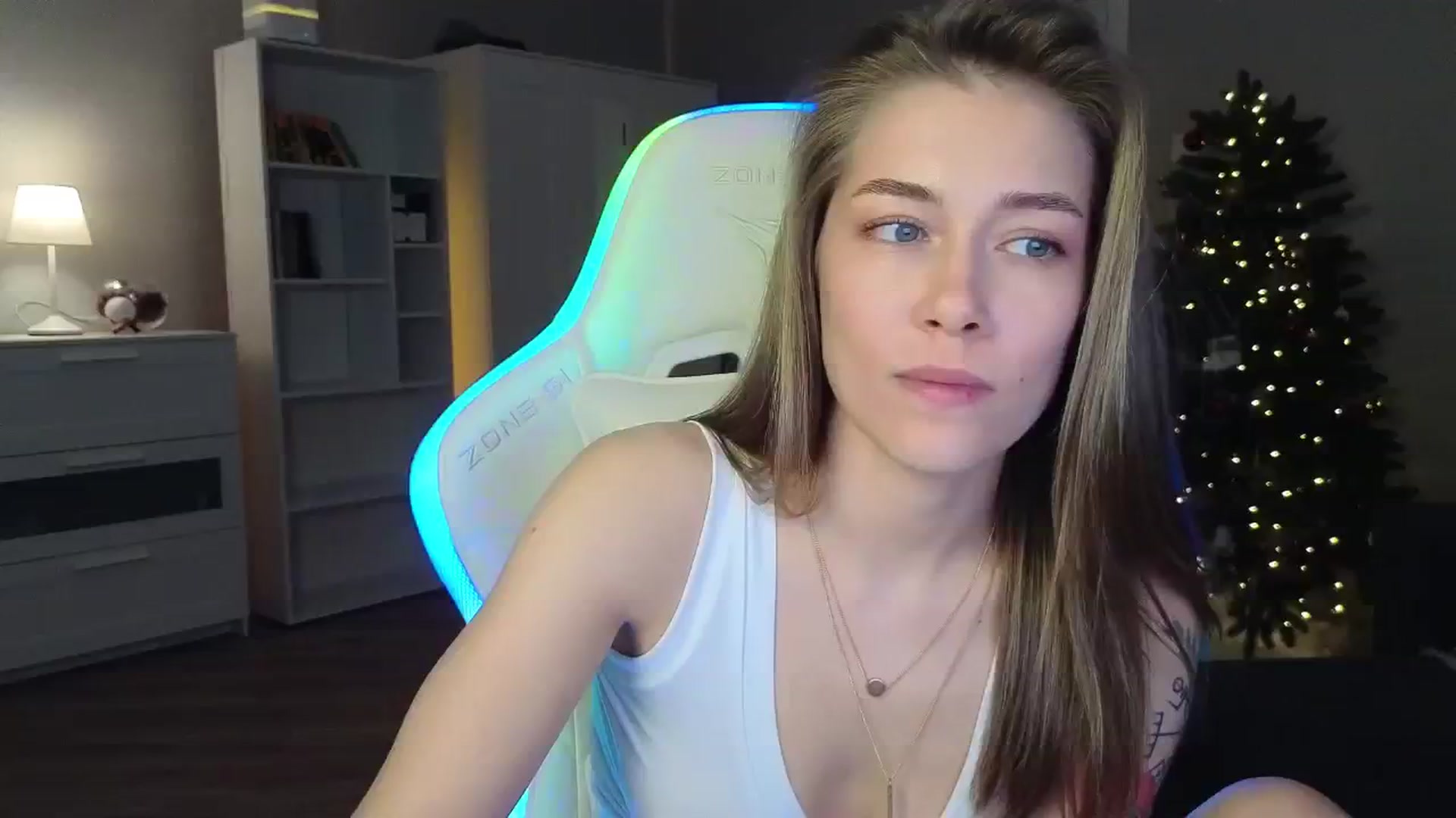 Gallery image thumbnail from KeepSpark's myfreecams stream on, 01/10/2025, 07:49 image 12 of 20