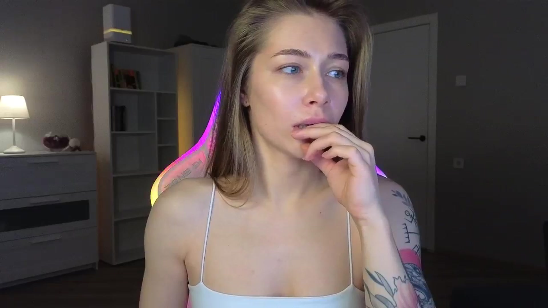 Gallery image thumbnail from KeepSpark's myfreecams stream on, 03/04/2025, 07:44 image 10 of 20