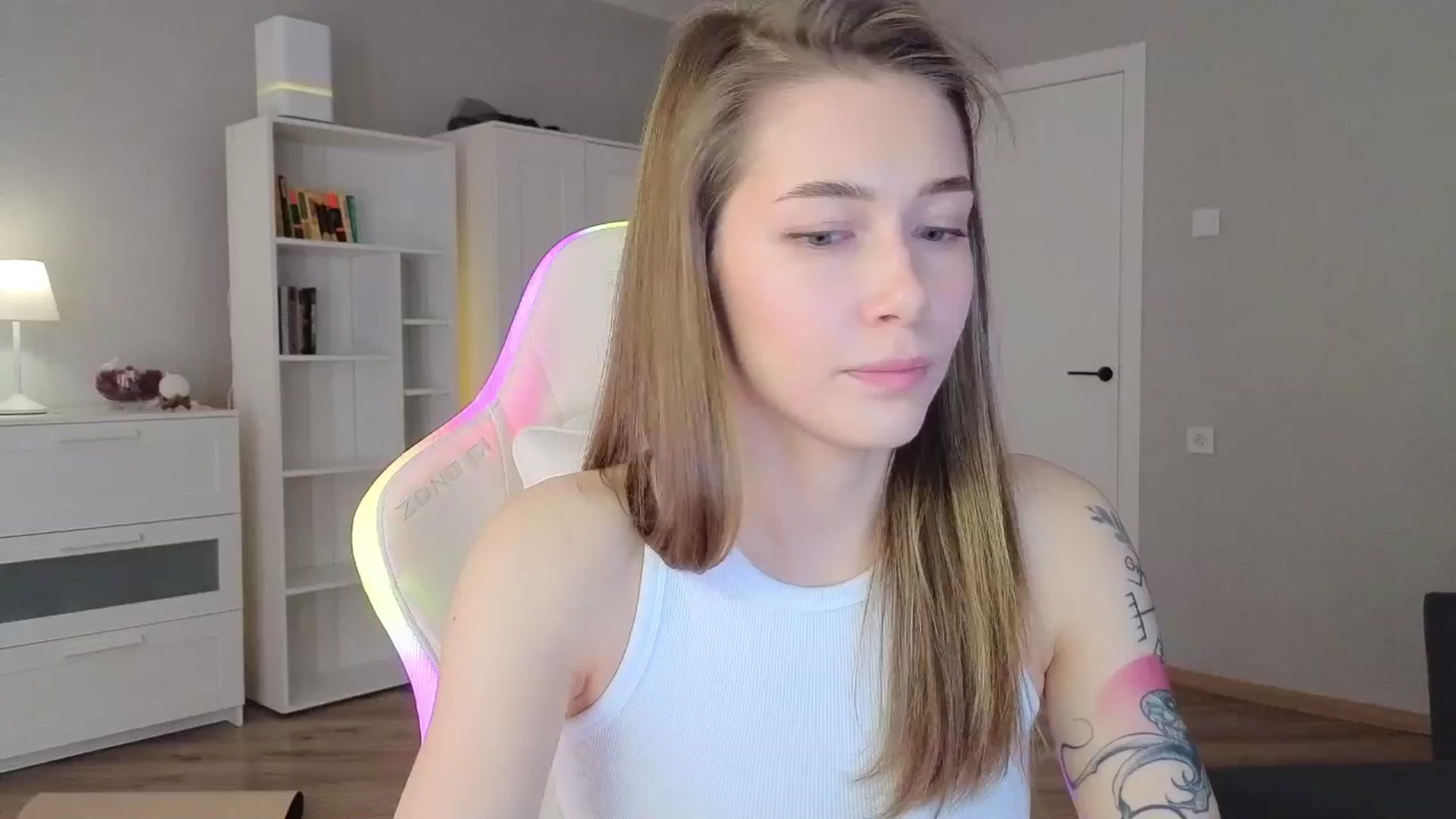 Gallery image thumbnail from KeepSpark's myfreecams stream on, 03/05/2025, 04:05 image 18 of 20
