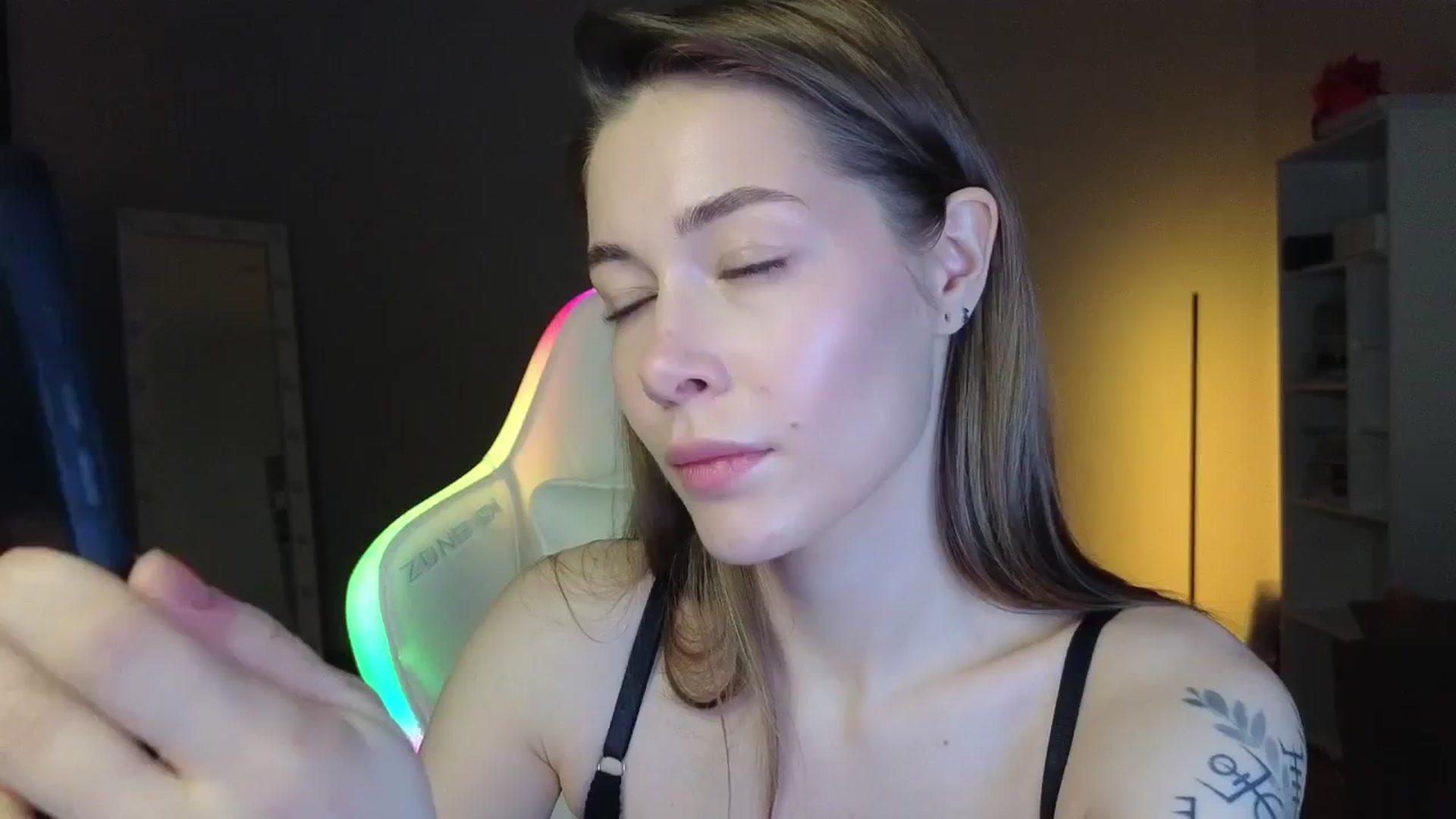 Gallery image thumbnail from KeepSpark's myfreecams stream on, 03/11/2025, 04:30 image 12 of 20