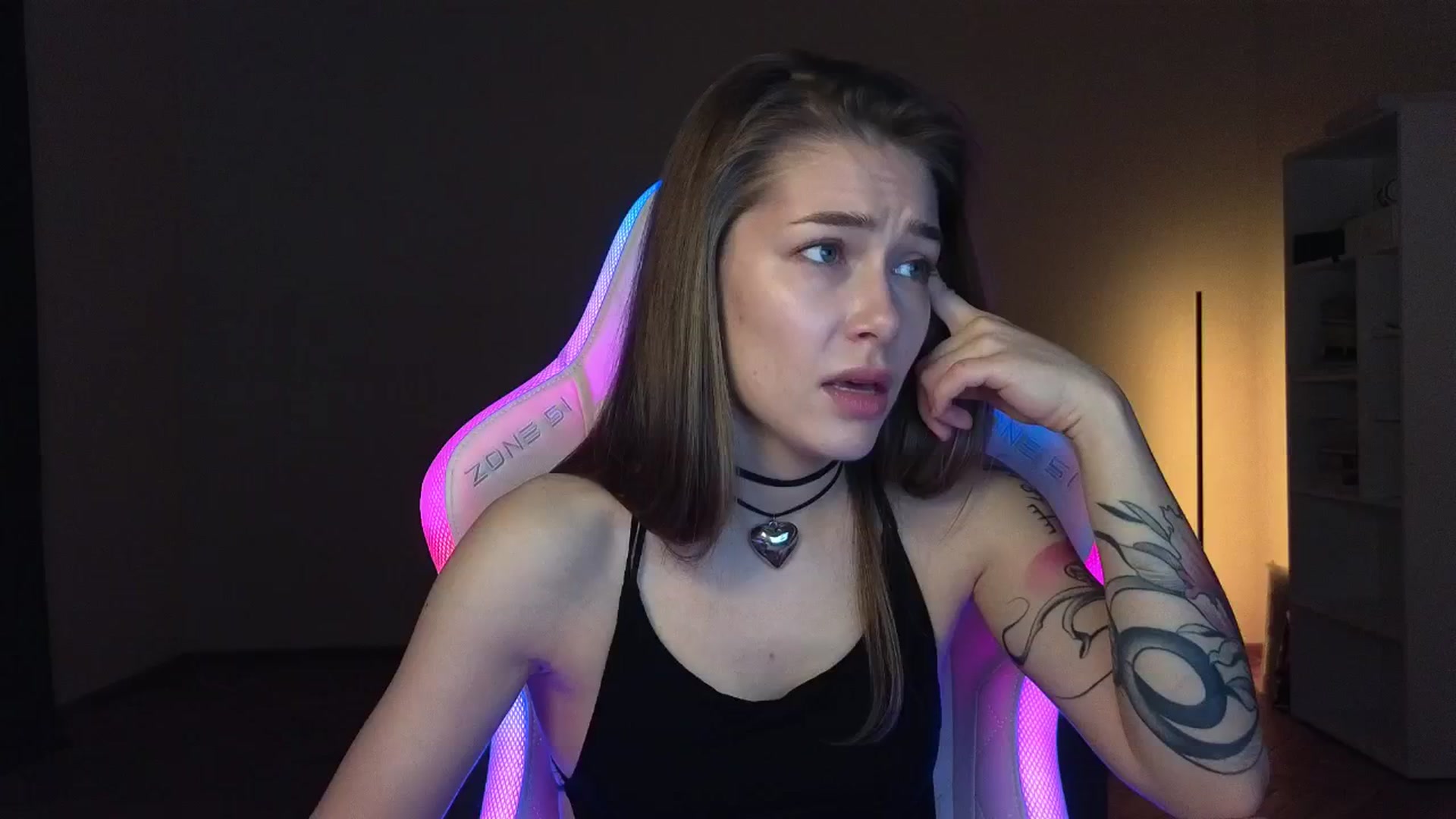 Gallery image thumbnail from KeepSpark's myfreecams stream on, 03/13/2025, 03:38 image 15 of 20