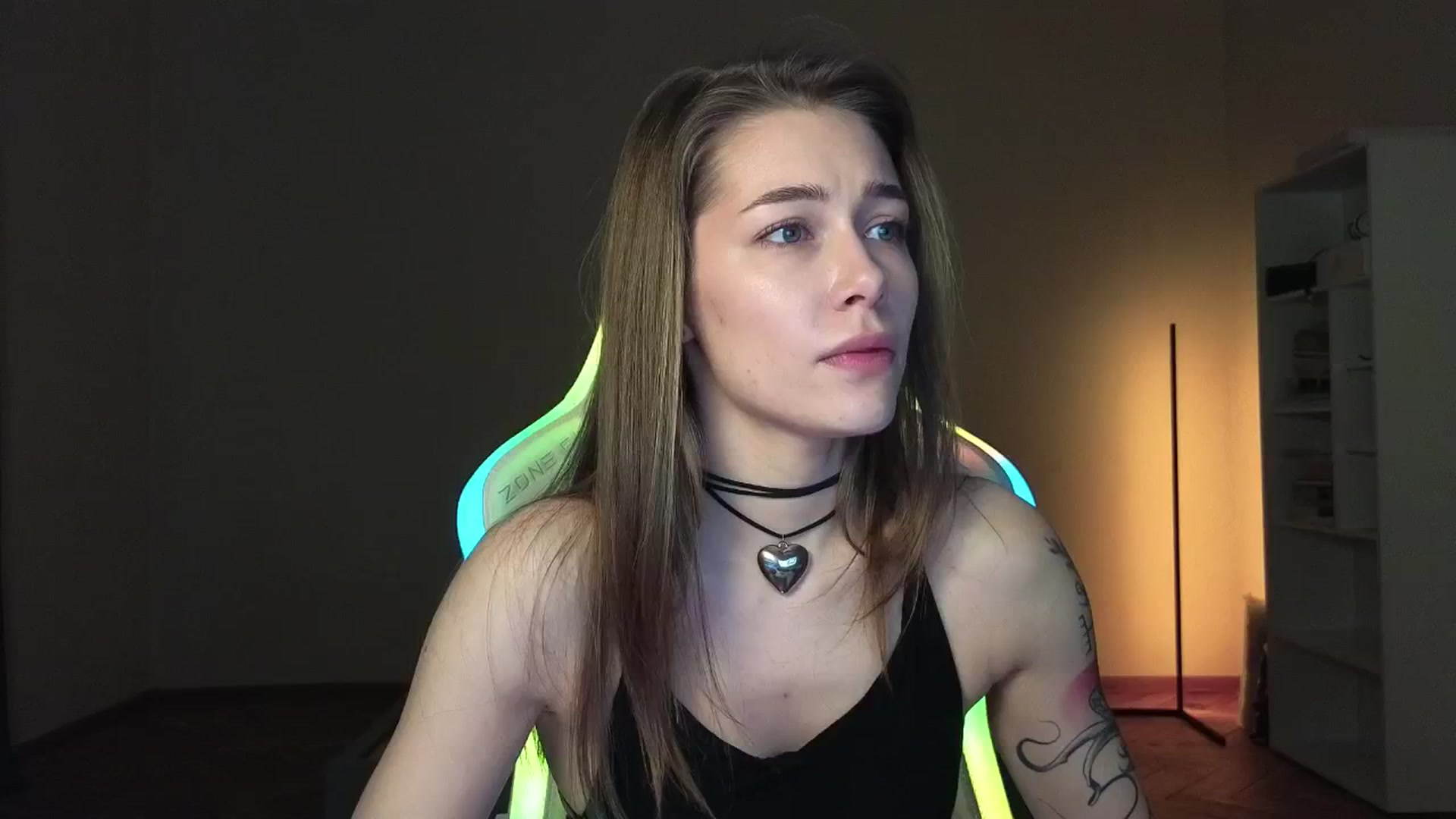 Gallery image thumbnail from KeepSpark's myfreecams stream on, 03/13/2025, 04:58 image 15 of 20