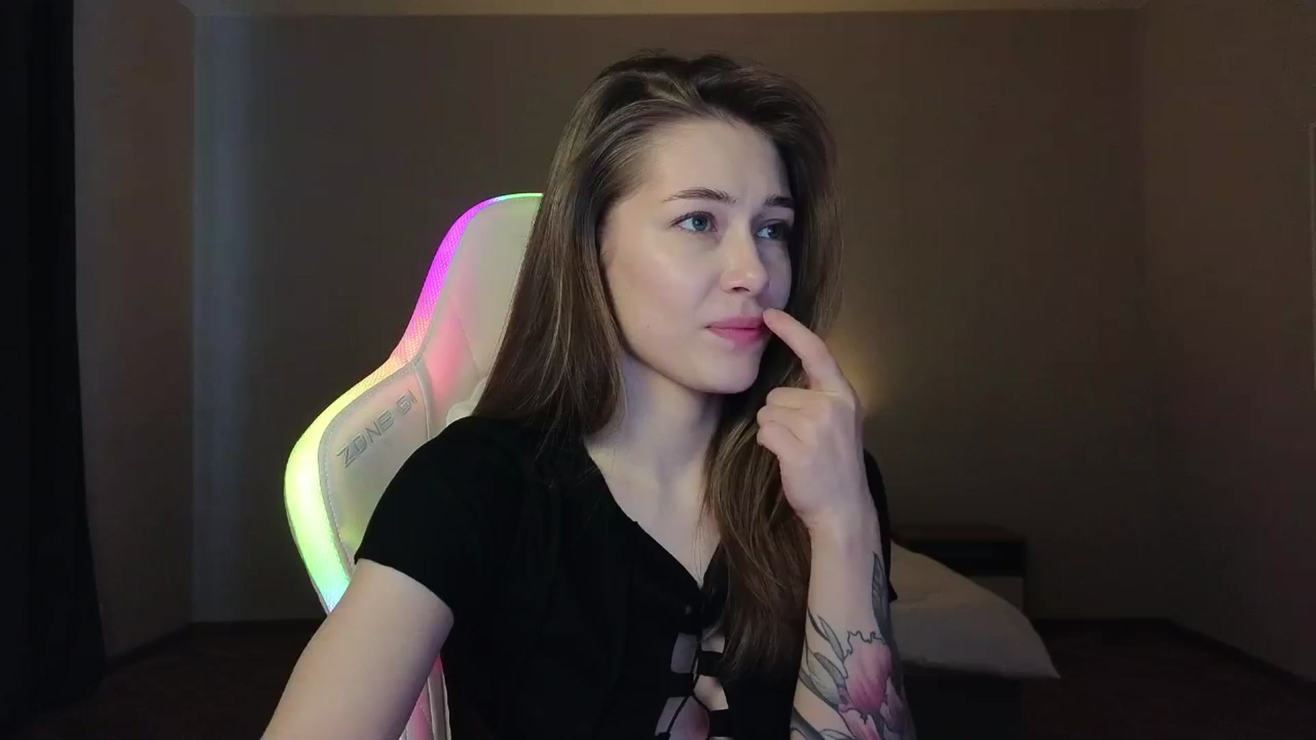 Gallery image thumbnail from KeepSpark's myfreecams stream on, 03/16/2025, 07:09 image 3 of 20