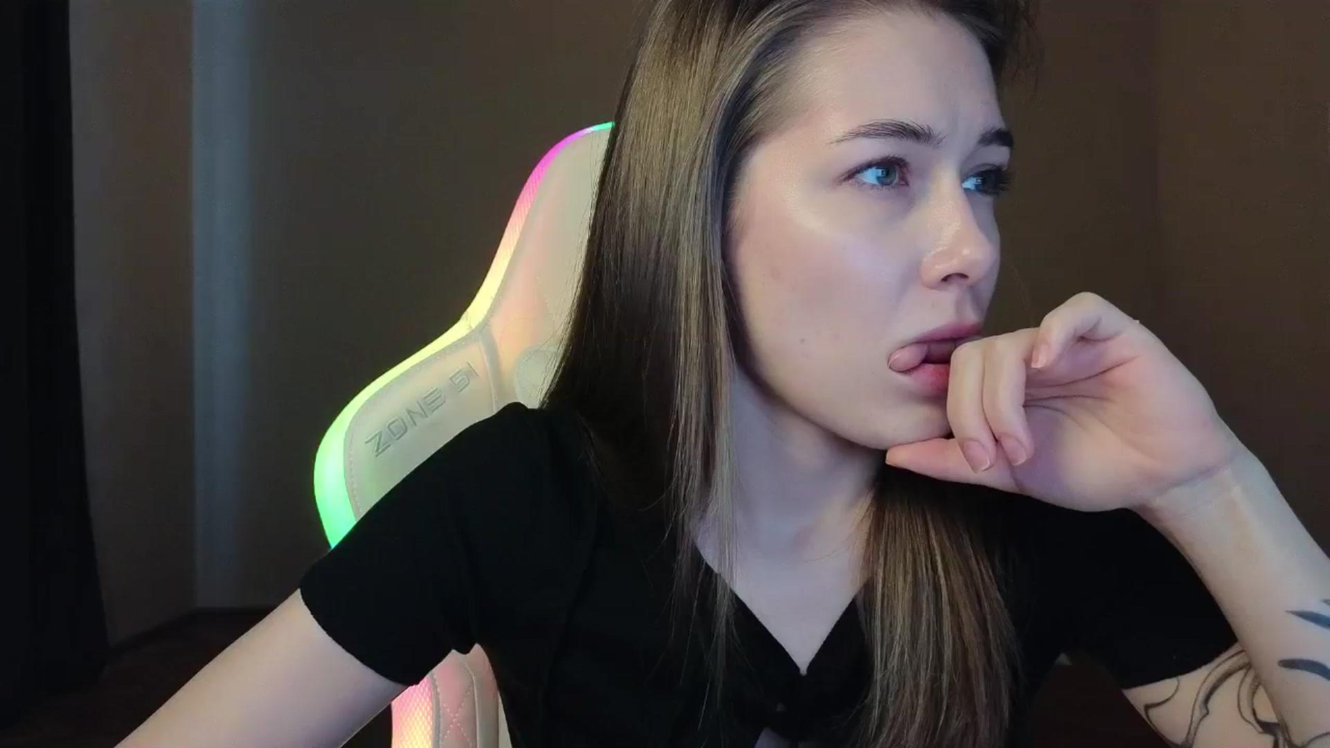 Gallery image thumbnail from KeepSpark's myfreecams stream on, 03/16/2025, 07:09 image 9 of 20