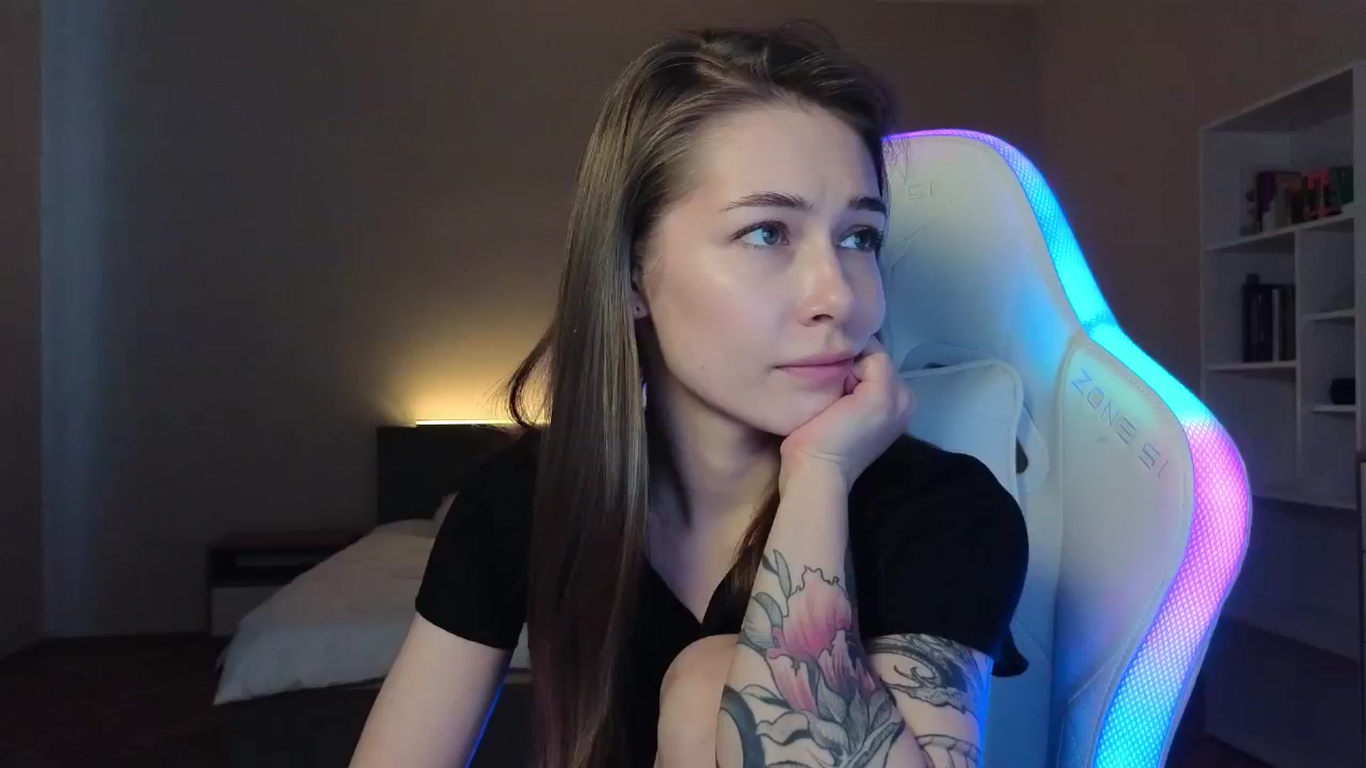 Gallery image thumbnail from KeepSpark's myfreecams stream on, 03/16/2025, 07:09 image 14 of 20