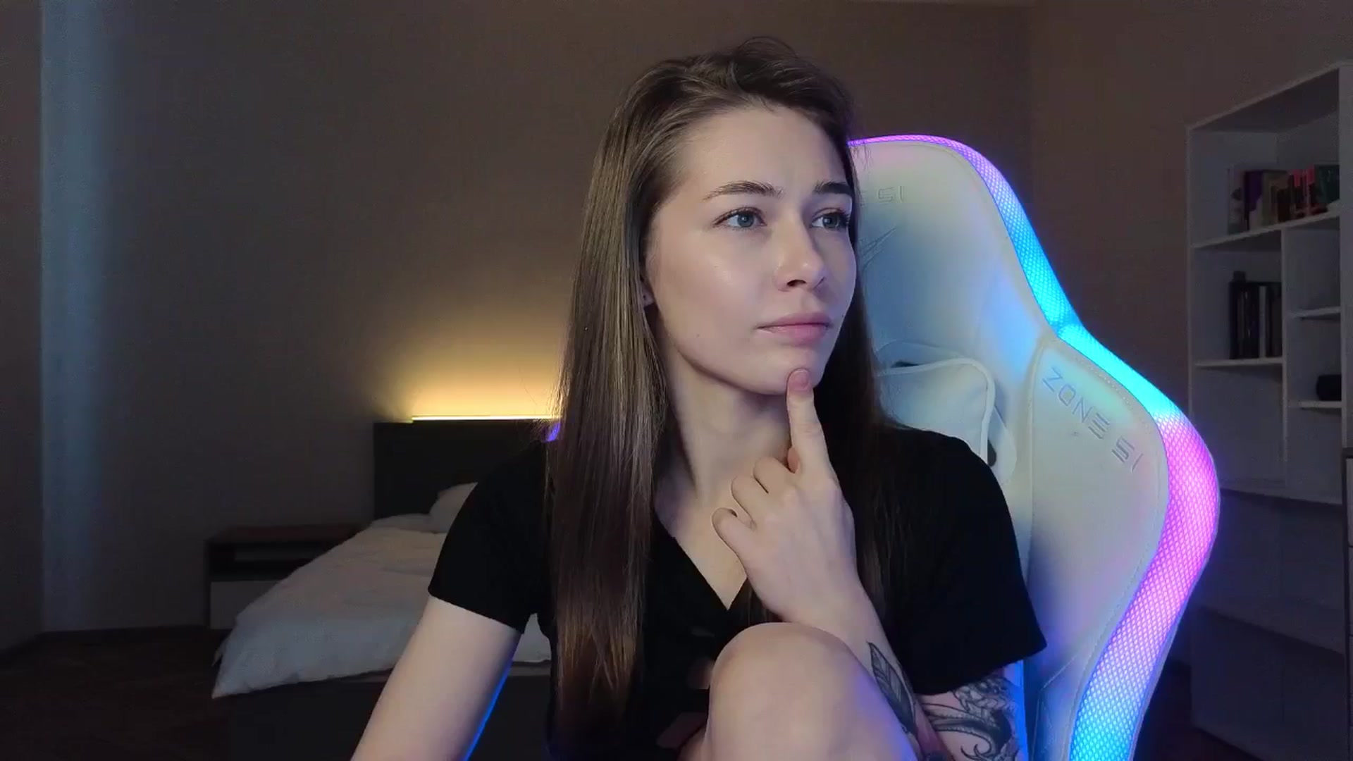 Gallery image thumbnail from KeepSpark's myfreecams stream on, 03/16/2025, 07:09 image 16 of 20