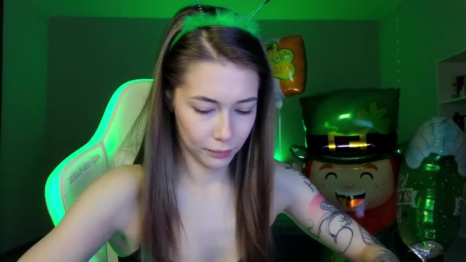 Gallery image thumbnail from KeepSpark's myfreecams stream on, 03/18/2025, 04:10 image 1 of 20