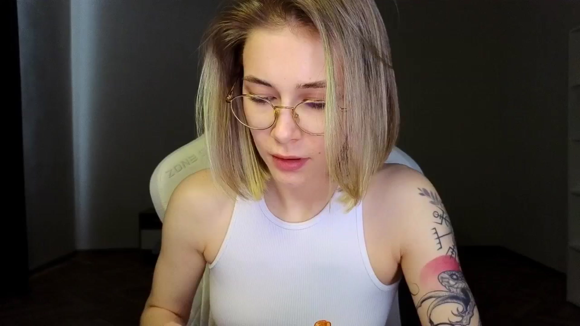 Gallery image thumbnail from KeepSpark's myfreecams stream on, 03/20/2025, 08:50 image 4 of 20