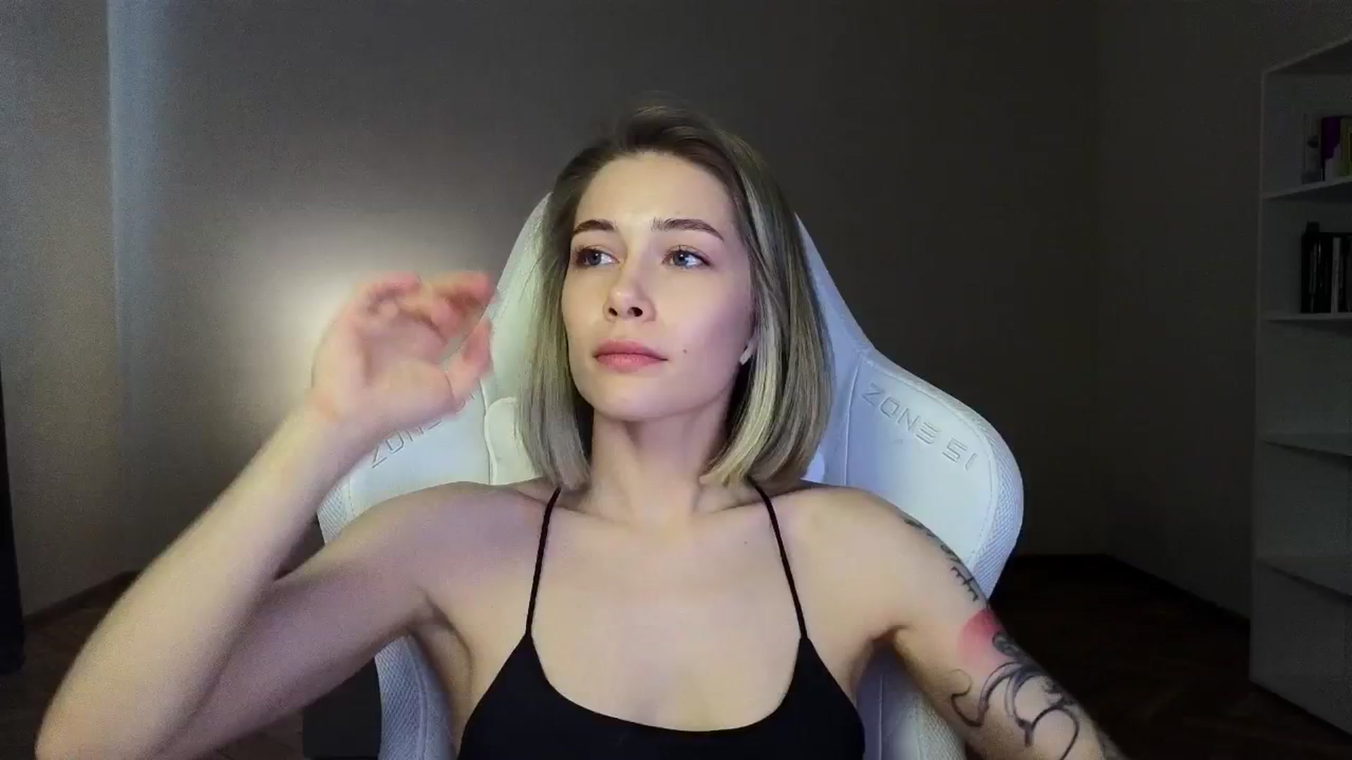 Gallery image thumbnail from KeepSpark's myfreecams stream on, 03/21/2025, 08:07 image 20 of 20