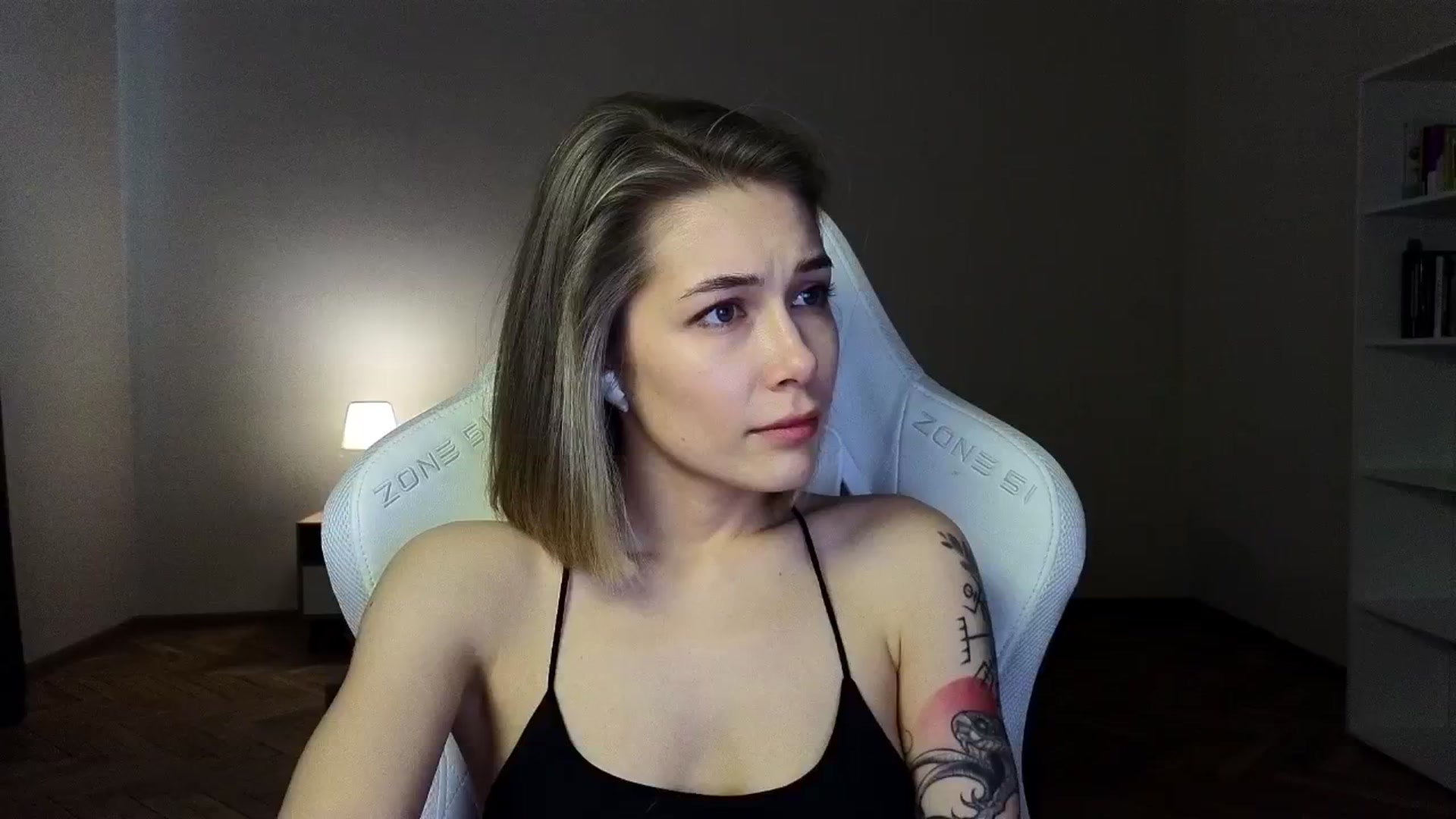 Gallery image thumbnail from KeepSpark's myfreecams stream on, 03/21/2025, 08:07 image 17 of 20
