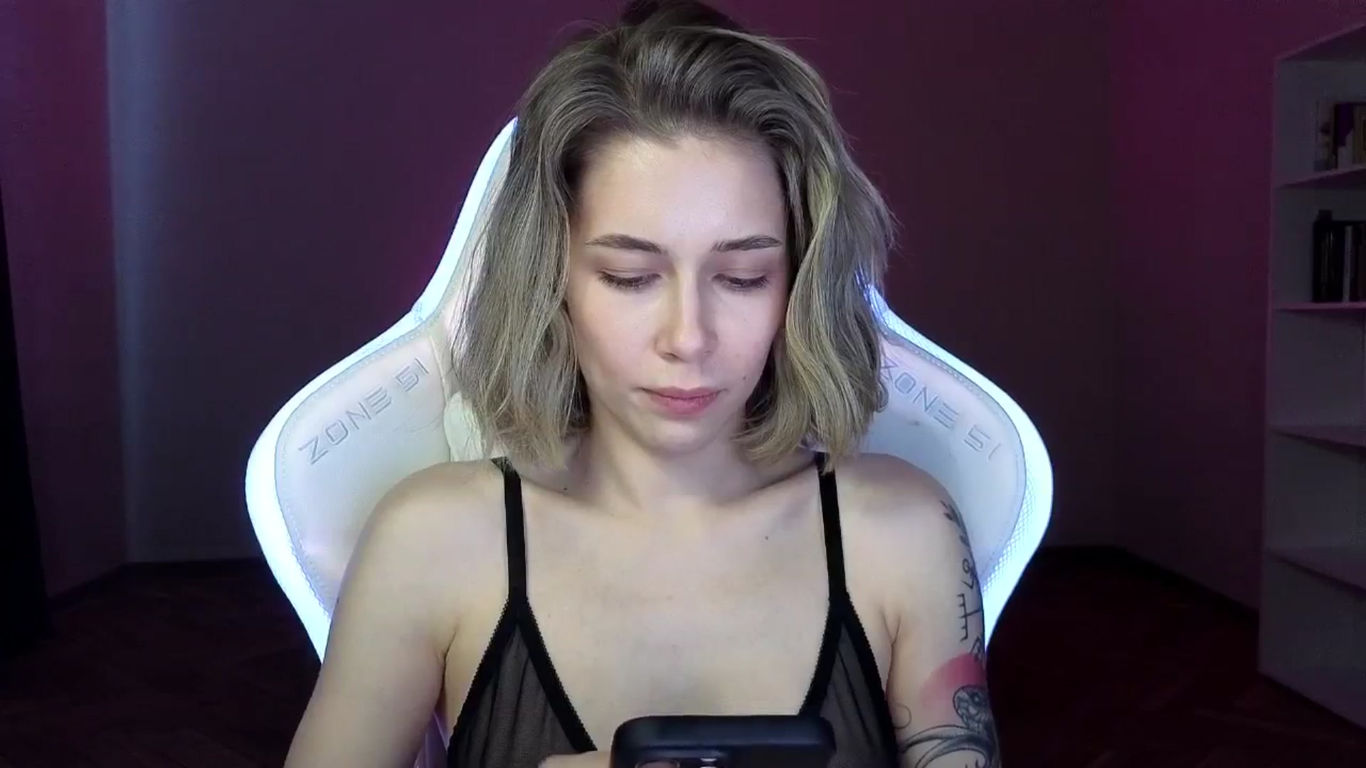 Gallery image thumbnail from KeepSpark's myfreecams stream on, 03/22/2025, 07:58 image 7 of 20