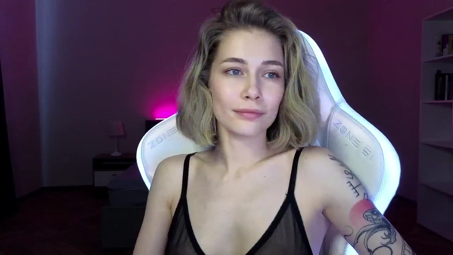 Gallery image thumbnail from KeepSpark's myfreecams stream on, 03/22/2025, 07:58 image 17 of 20