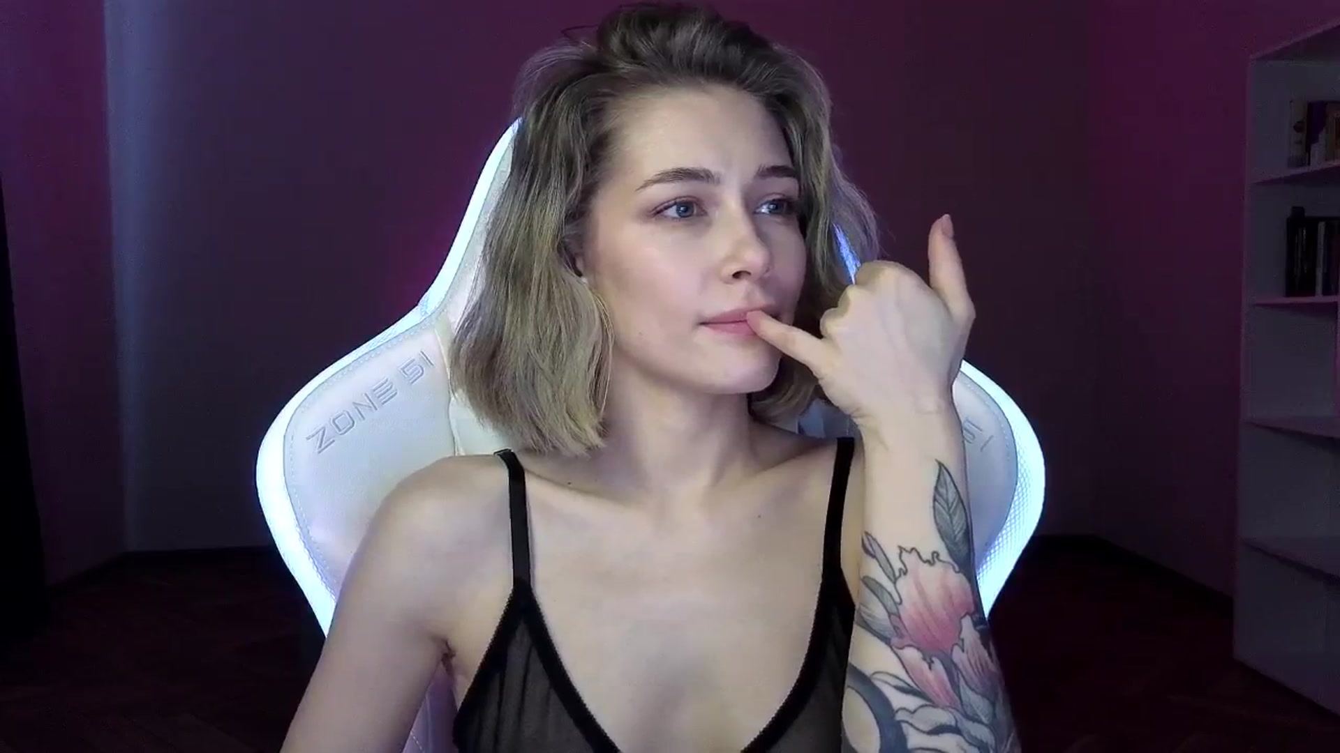 Gallery image thumbnail from KeepSpark's myfreecams stream on, 03/22/2025, 07:58 image 13 of 20