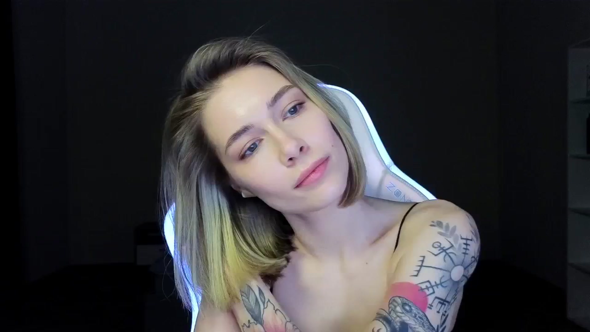 Gallery image thumbnail from KeepSpark's myfreecams stream on, 03/23/2025, 03:41 image 12 of 20