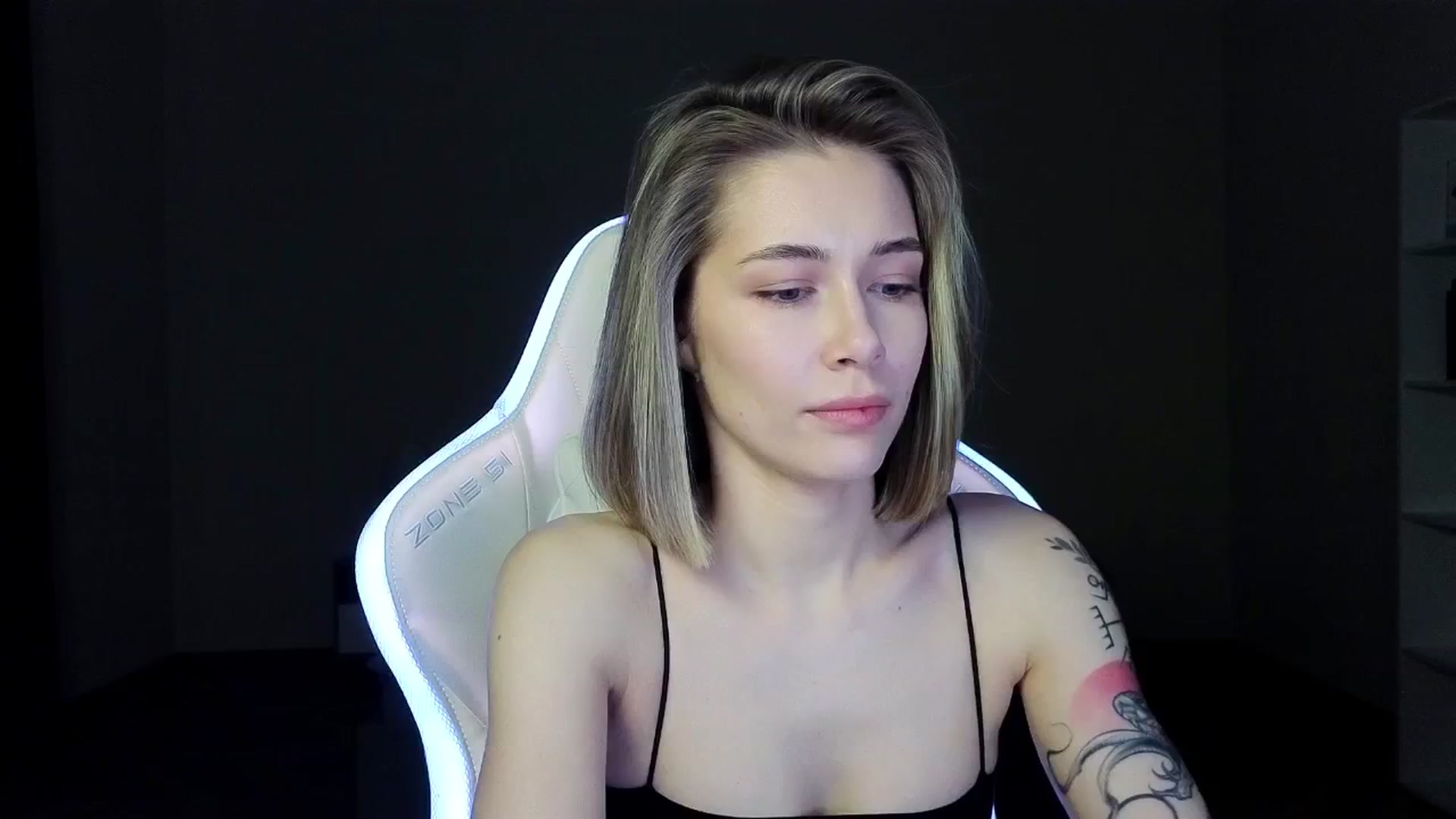 Gallery image thumbnail from KeepSpark's myfreecams stream on, 03/23/2025, 03:41 image 2 of 20
