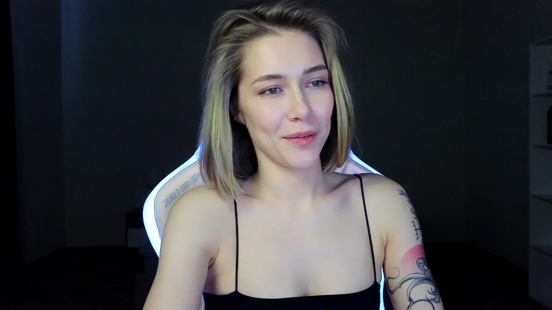 Gallery image thumbnail from KeepSpark's myfreecams stream on, 03/23/2025, 04:55 image 15 of 20